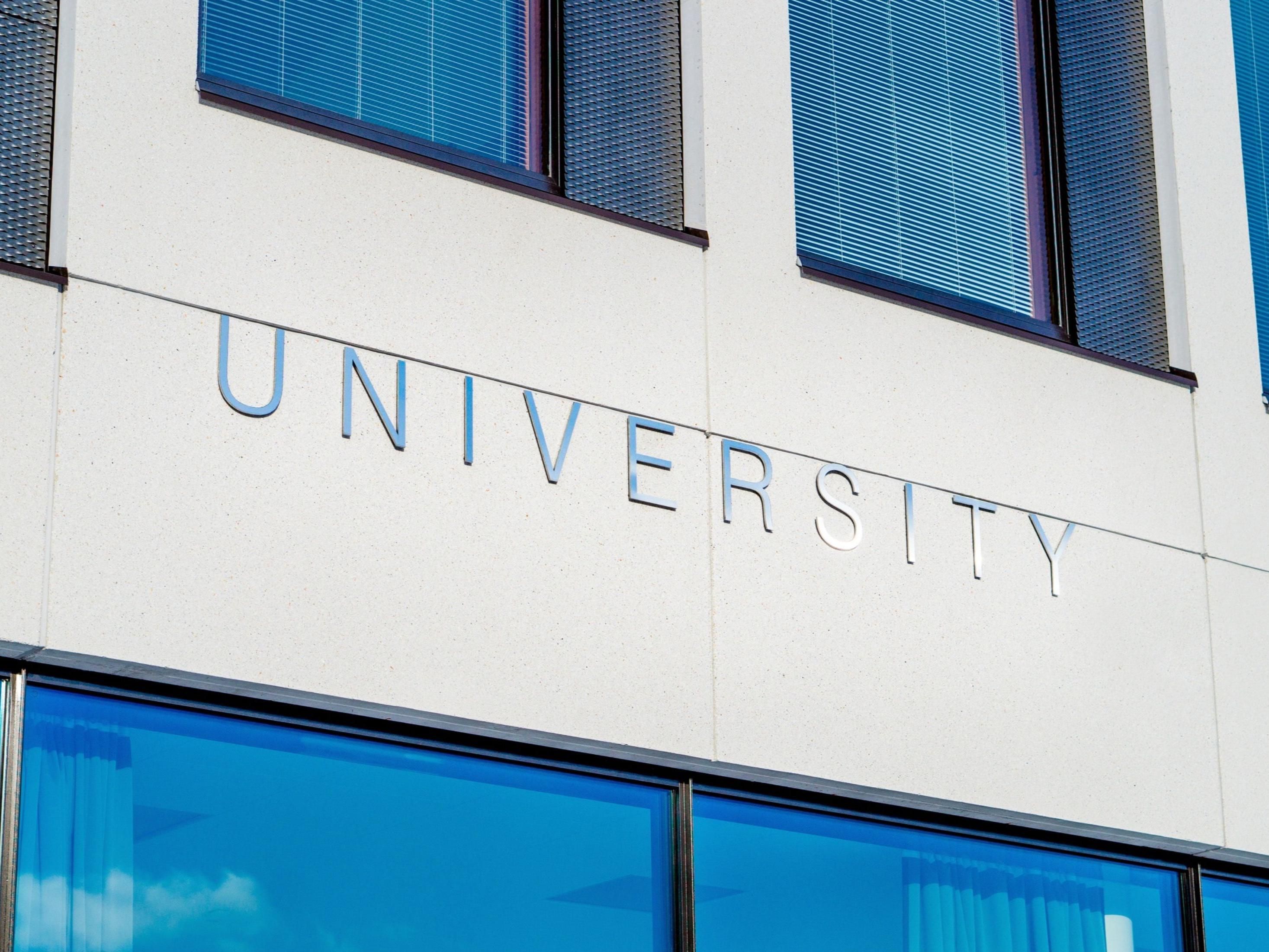 Planning to attend a sporting event or visit at Ferris State University? We are conveniently located 0.3 of mile from the university and their athletic facilities.