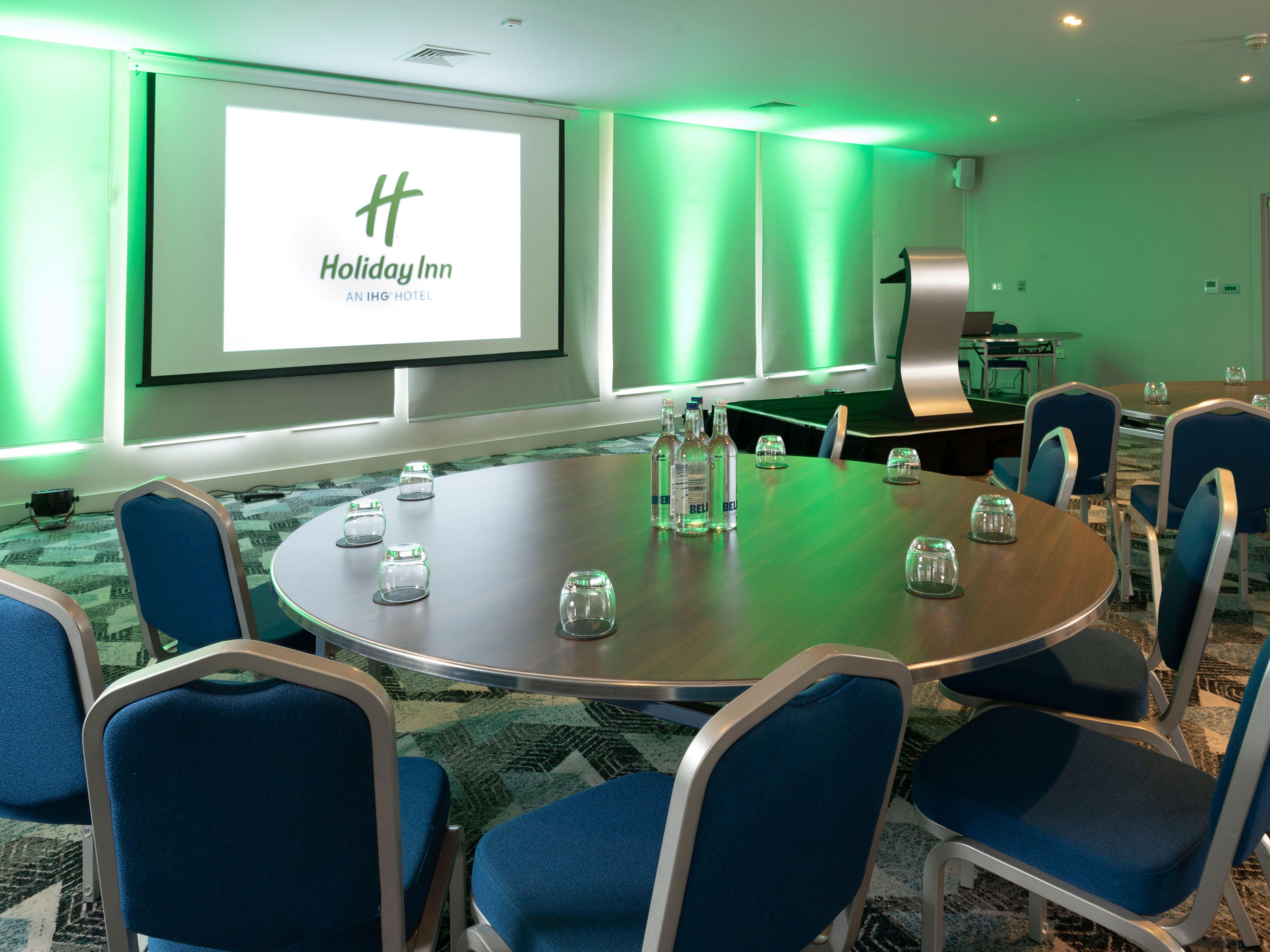 We have a range of meeting rooms available to suit any corporate requirement. So, if you're looking for a productive meeting space in Birmingham for interviews, larger presentations or conferences, our hotel meeting facilities have it all.