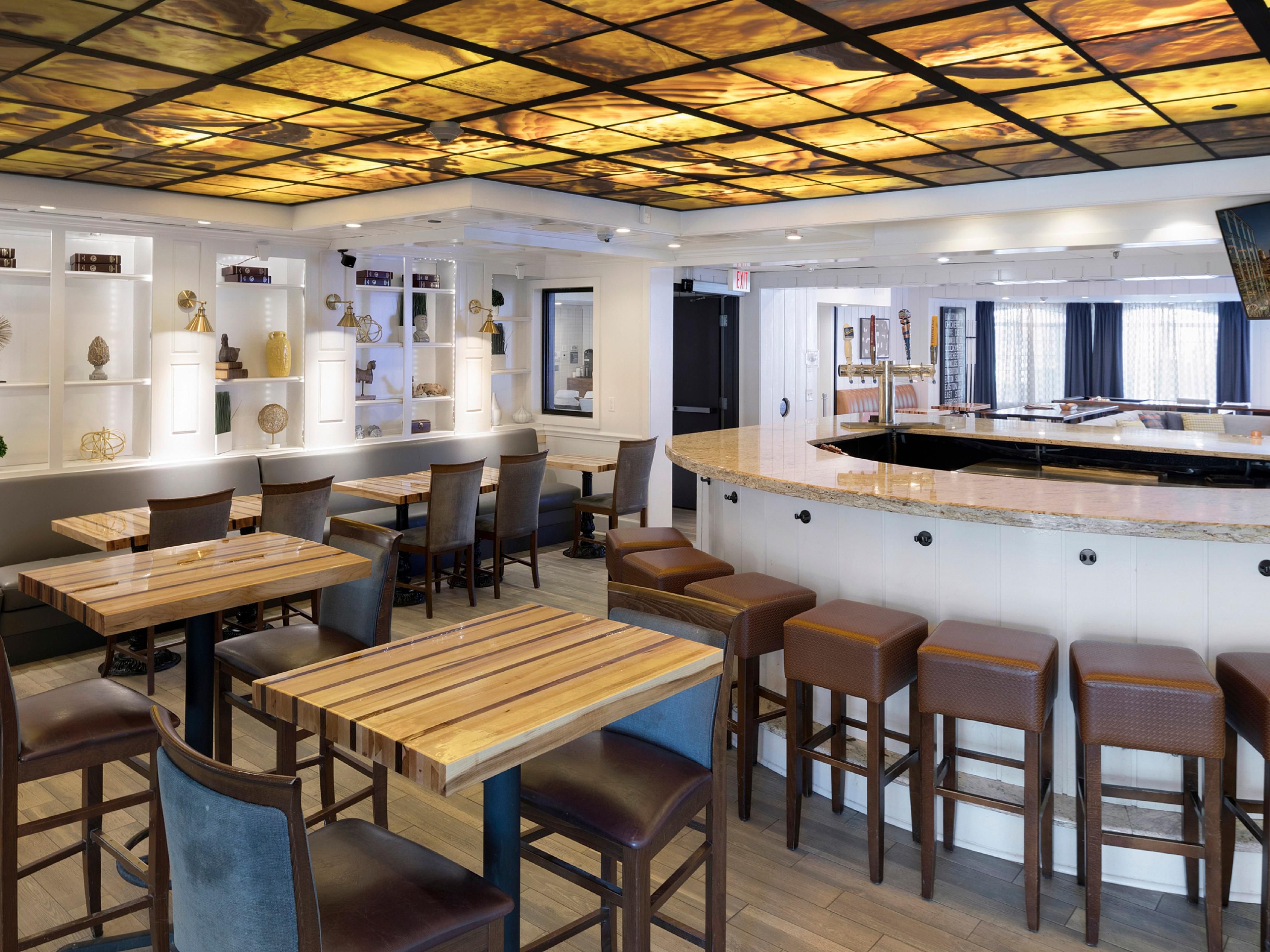 Start your day with breakfast favorites and wind down with hearty dinners at 5120 Restaurant and Onyx Bar. From tender short ribs and flavorful enchiladas to fresh salads, sandwiches, and desserts, every meal is crafted with care. Pair your dining experience with wine, beer, or specialty cocktails.