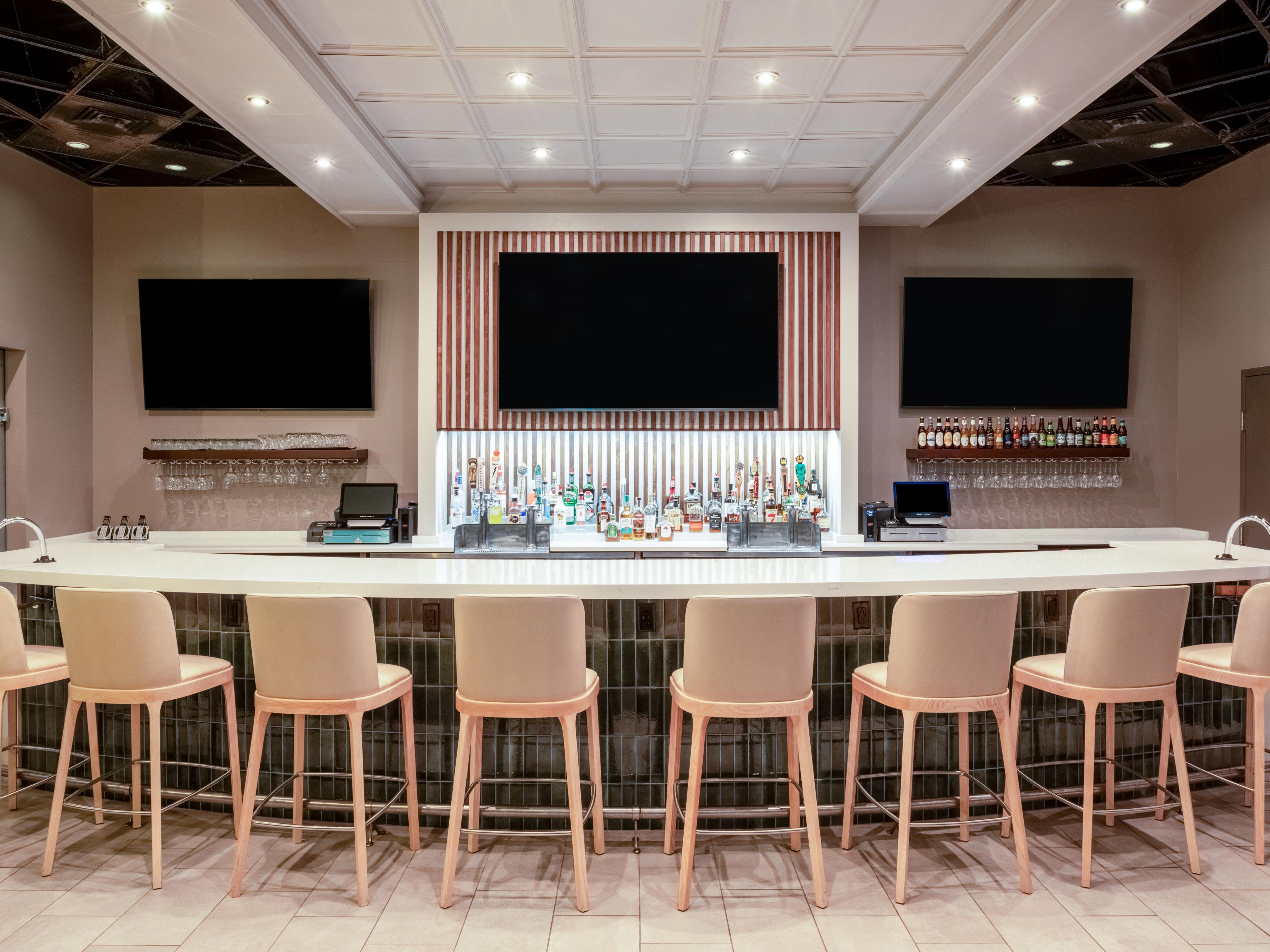 Fine dining nightly specials, specializing in hand cut steaks, fresh seafood, and a variety of appetizers. Extensive wine list. Can prepare for special events. Holiday hours vary, please check. Room service 6:00pm 9:00pm.