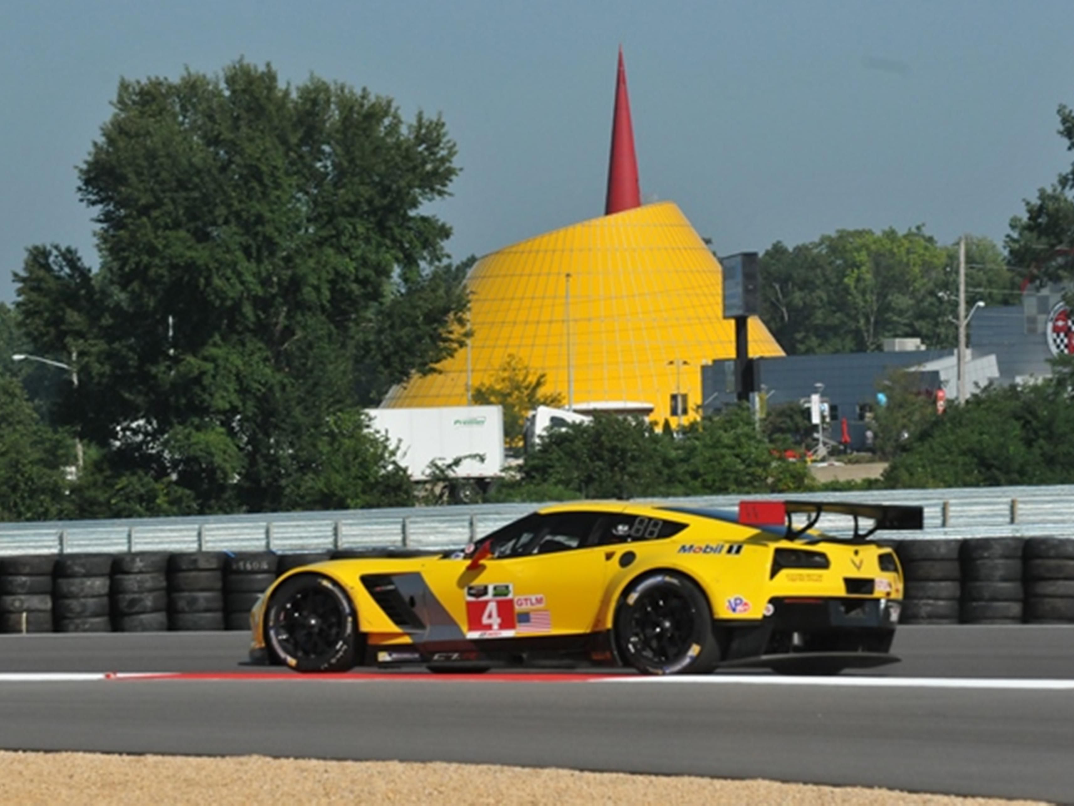 Near Western Kentucky University, our Bowling Green hotel puts you in the heart of exciting college events and a vibrant campus atmosphere. If you like fast cars, visit the nearby National Corvette Museum and NCM MotorSports Park. For thrilling rides and family fun, Beech Bend Amusement Park & Raceway is just a short drive from our hotel.