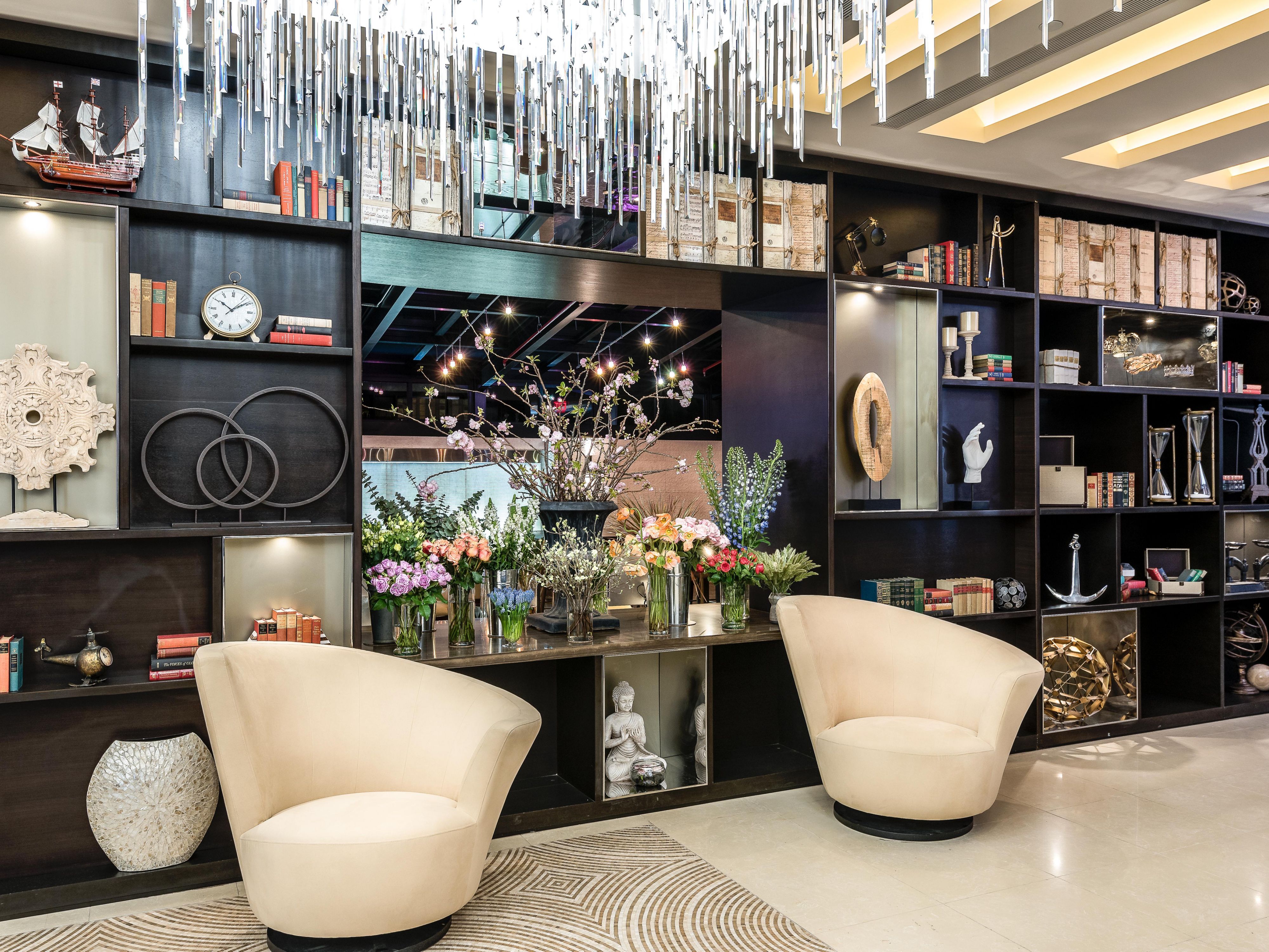 Brooklyn has a number of event venues located nearby, such as Brooklyn Academy of Music (BAM), Kings Theatre, The Strand Theatre, Brooklyn Paramount, Murmrr, Music Hall of Williamsburg and St Anns Warehouse. 