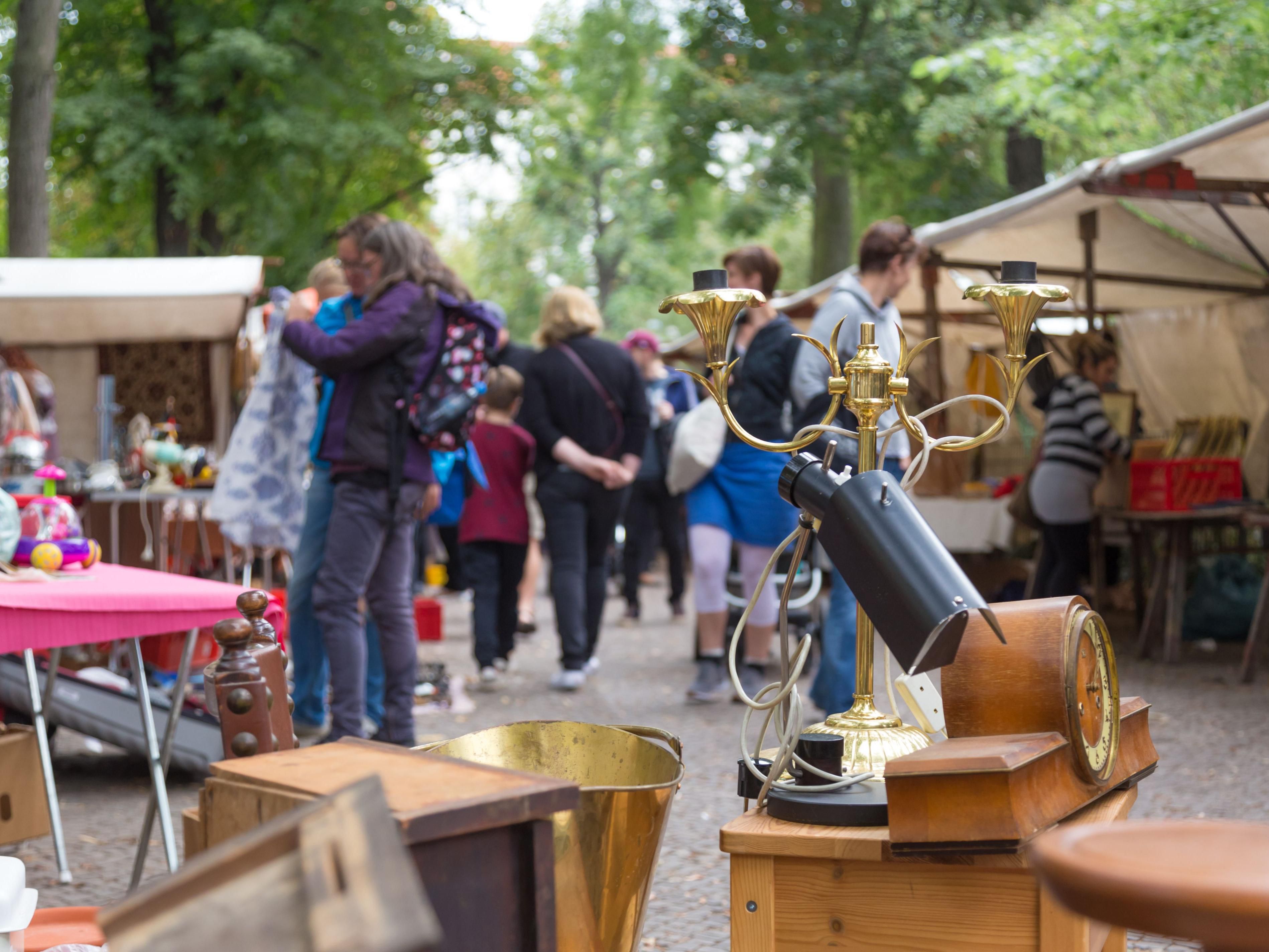 Brussels Vintage Market is a must-visit for vintage lovers, held monthly in Halles Saint-Géry. Discover unique fashion, accessories, and decor in a lively atmosphere. Just 3 km from Holiday Inn Brussels - Schuman, it's easily accessible by metro. A perfect spot for one-of-a-kind finds and retro charm!