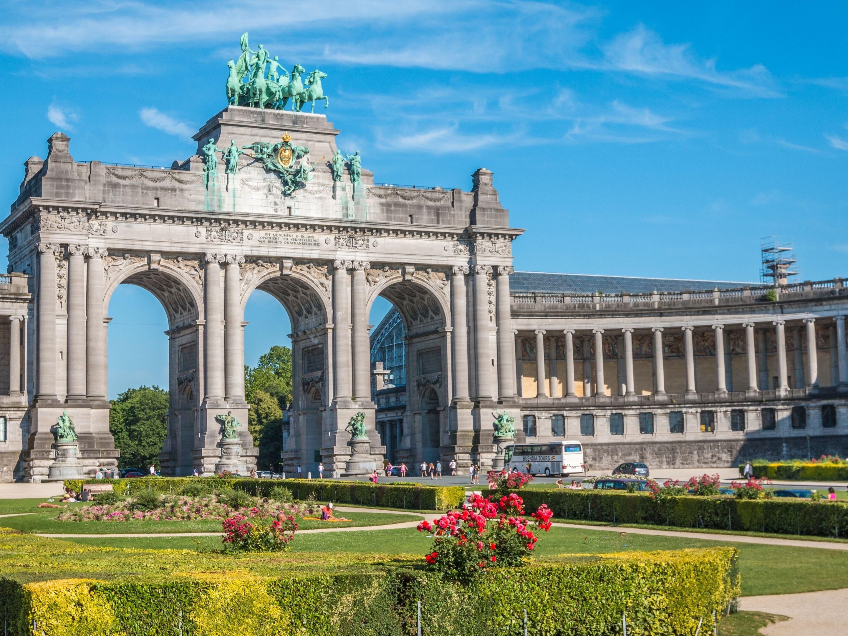 Enjoy blooming parks like Parc du Cinquantenaire, explore the Vossenplein flea market, or relax on a sunny terrace at Place Saint-Géry. Visit Floralia Brussels for stunning flower displays or bike along the scenic Canal. Spring brings Brussels to life with color and charm!