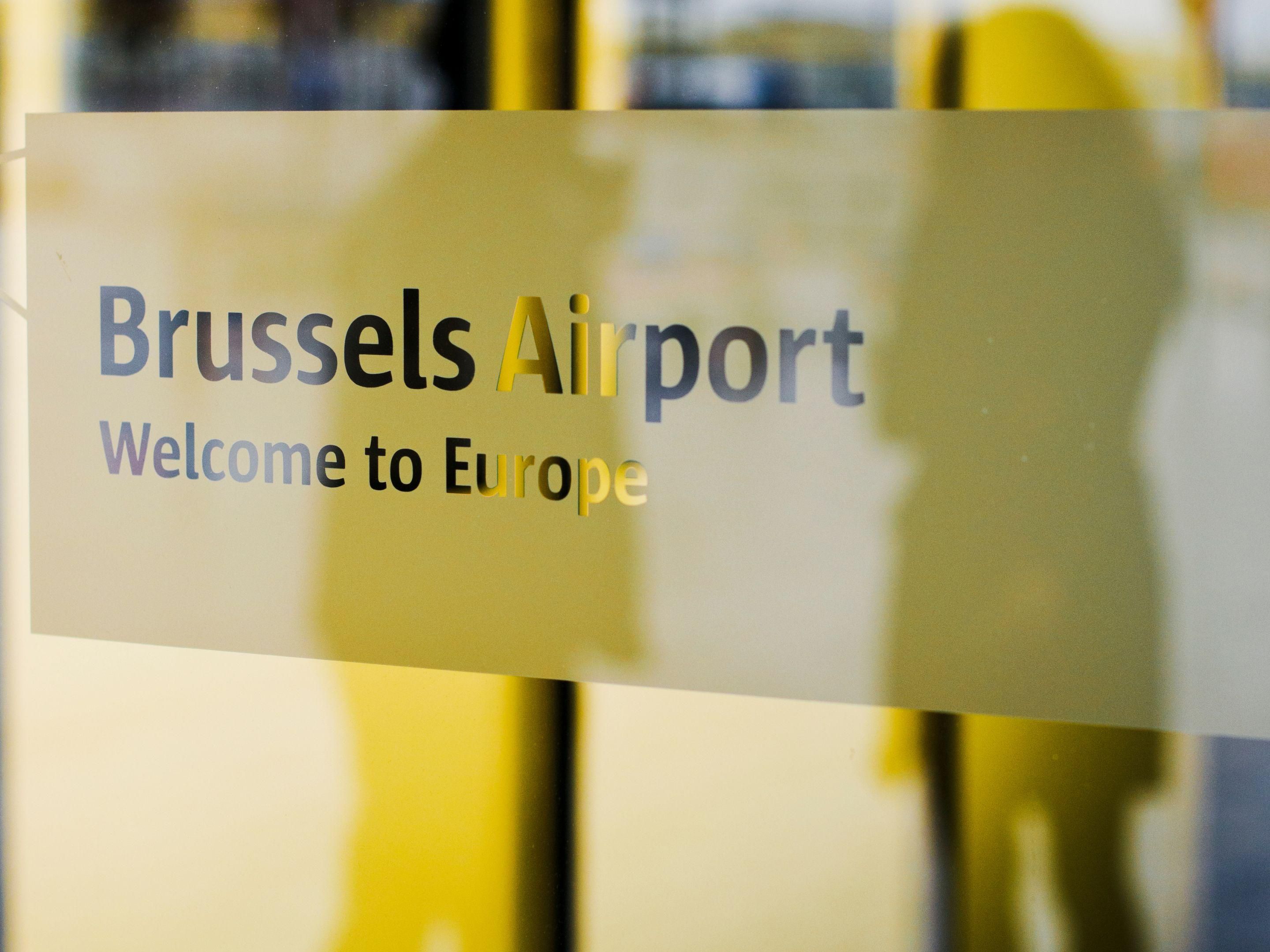 If you are in Belgium's capital, you should really make time to visit one of the most beautiful squares in the world, the Grand Place. Especially at night, thanks to the beautiful buildings, the square has an almost magical atmosphere.