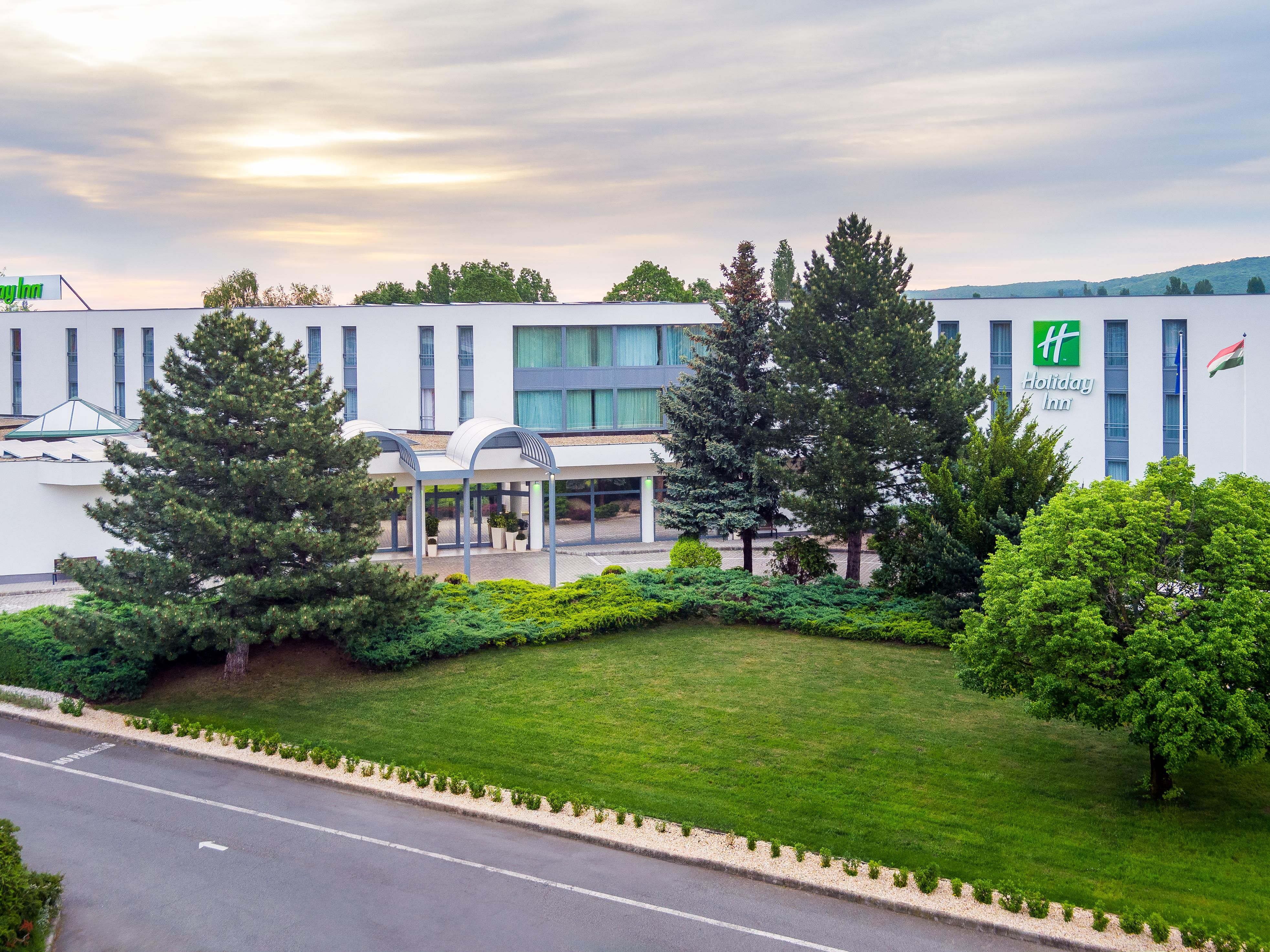 Holiday Inn Budapest-Budaörs features a gated, guarded and monitored outside parking lot with 154 spaces, also 5 spaces for buses. Additionally, our underground garage is available for more than 50 spaces which is equipped with 2 electric TESLA charging station for the convenience of our guests.
