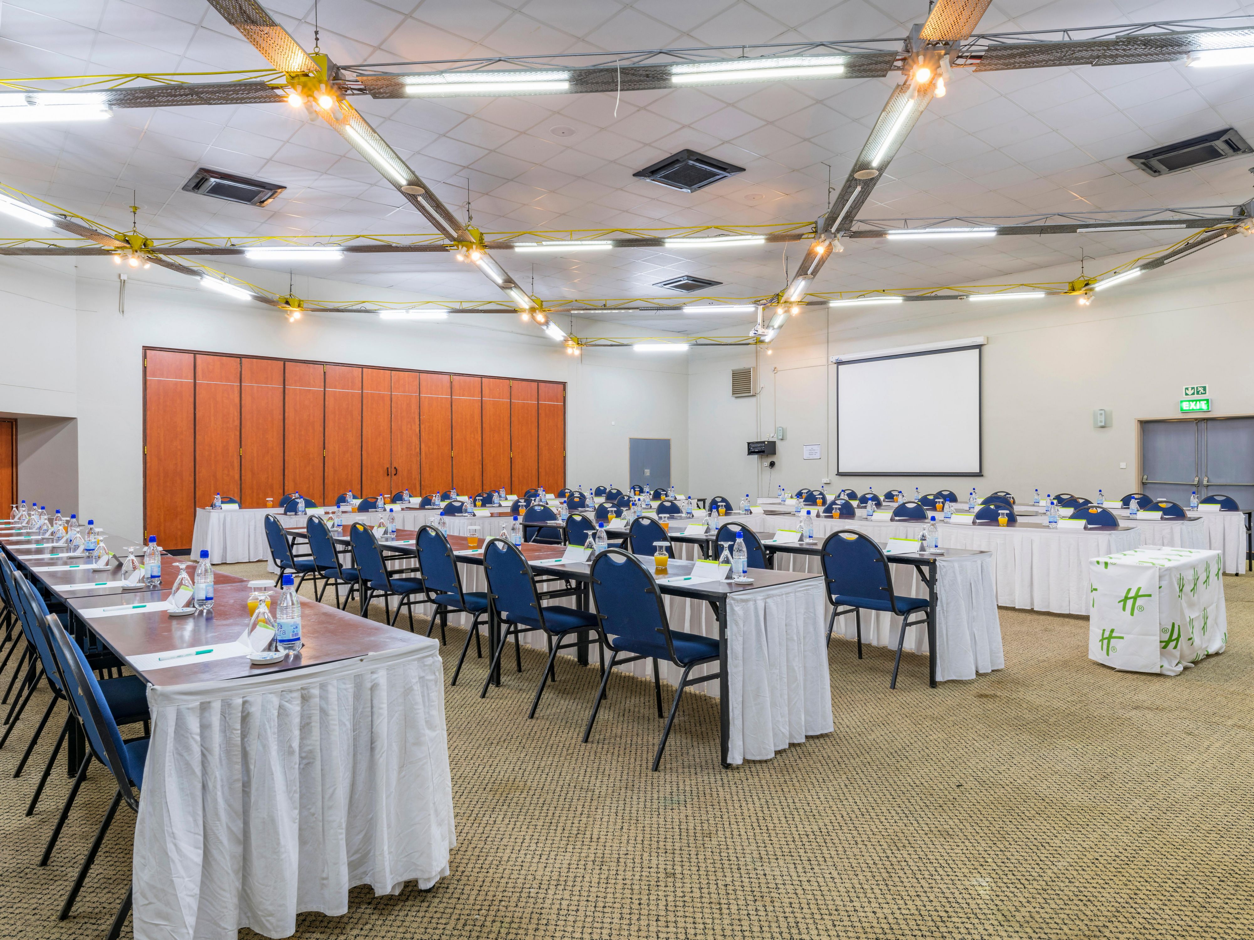 Our hotel offers exceptional meeting and event facilities, featuring spacious conference rooms equipped with the latest technology. With customizable layouts and professional support, we ensure a seamless experience for corporate meetings, seminars, and special events. 