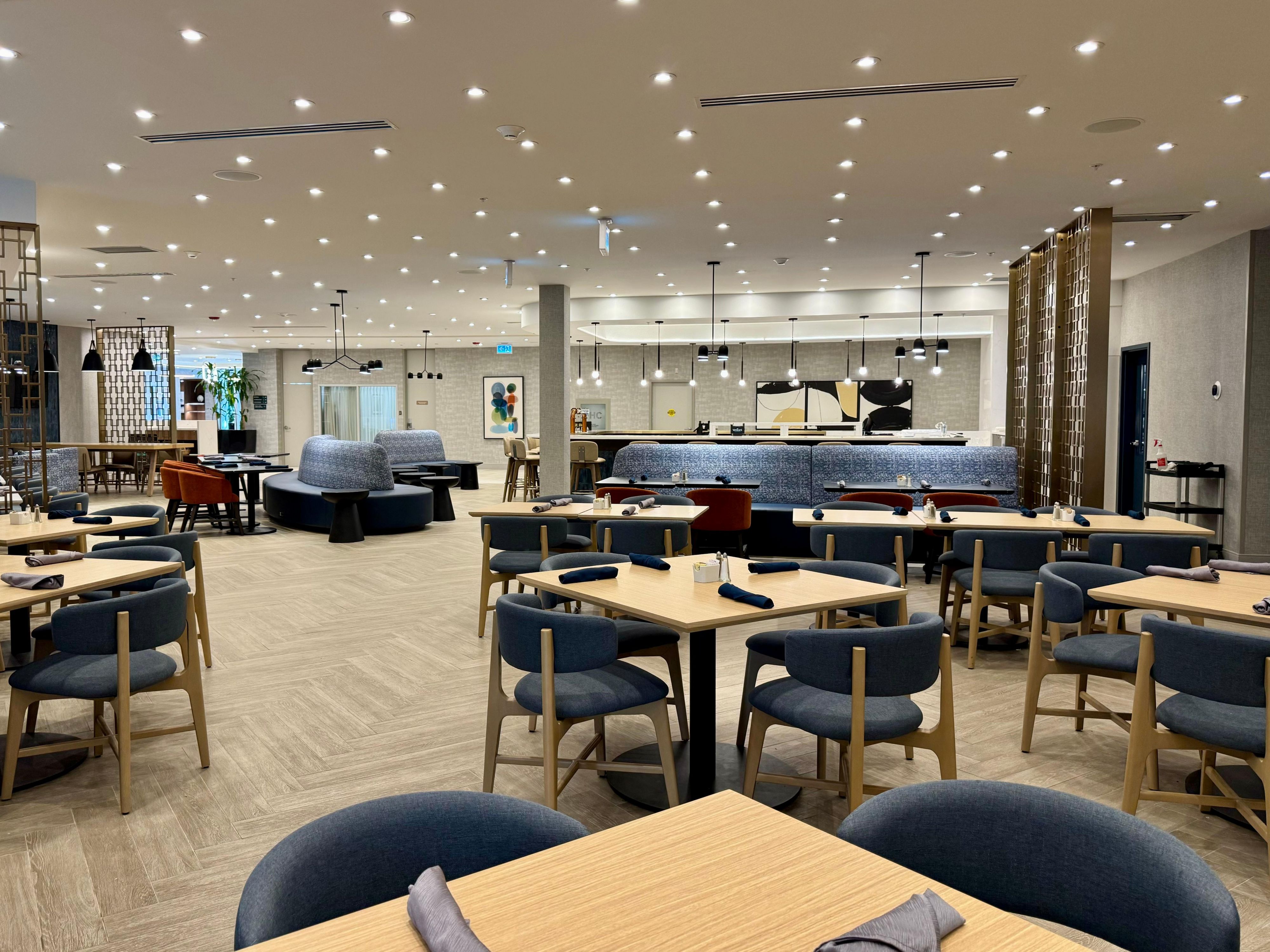 Open daily from 6:30 AM to 11:00 PM, CYCENE Social Club serves delicious international cuisine in a relaxed setting. Whether enjoying a hearty buffet breakfast or unwinding in the evening with friends, CYCENE brings a global twist to classic dishes! Plus, kids under 11 eat free with accompanying adult!