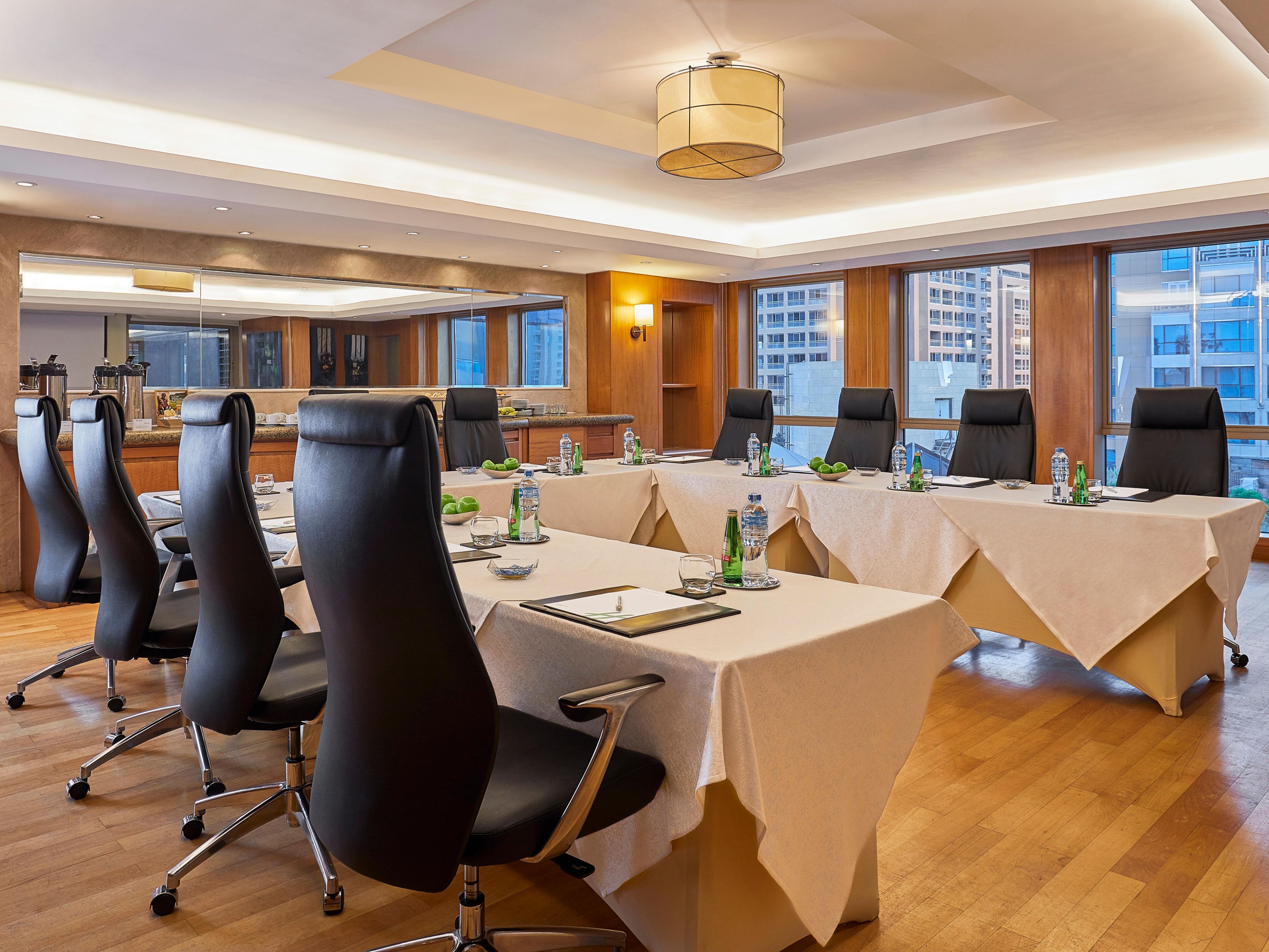 Holiday Inn Citystars is a perfect place to host meetings, with seven high-tech conference rooms and a dedicated team of organizers to help you plan and execute your event. The ballroom can accommodate up to 70 guests for a banquet, and the first floor lounge is an elegant space for a reception.