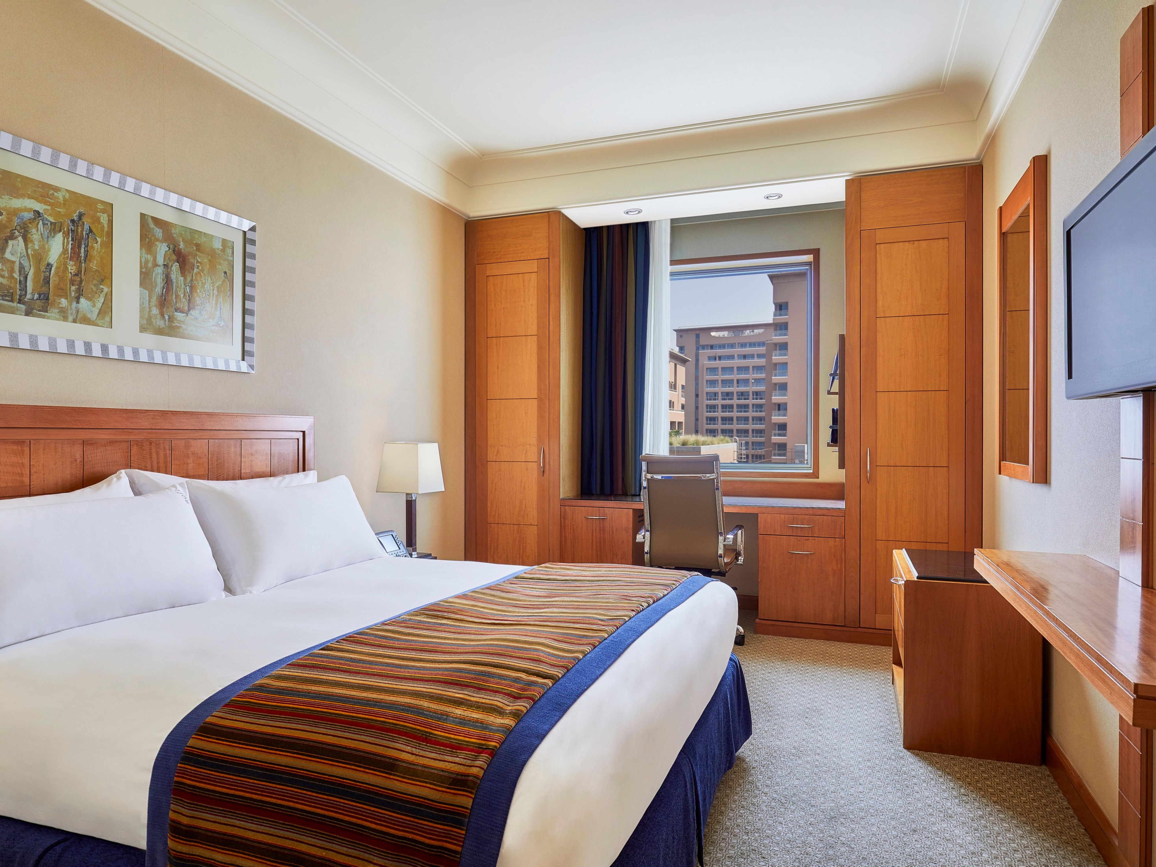 King Bed Guest Room with complimentary WiFi