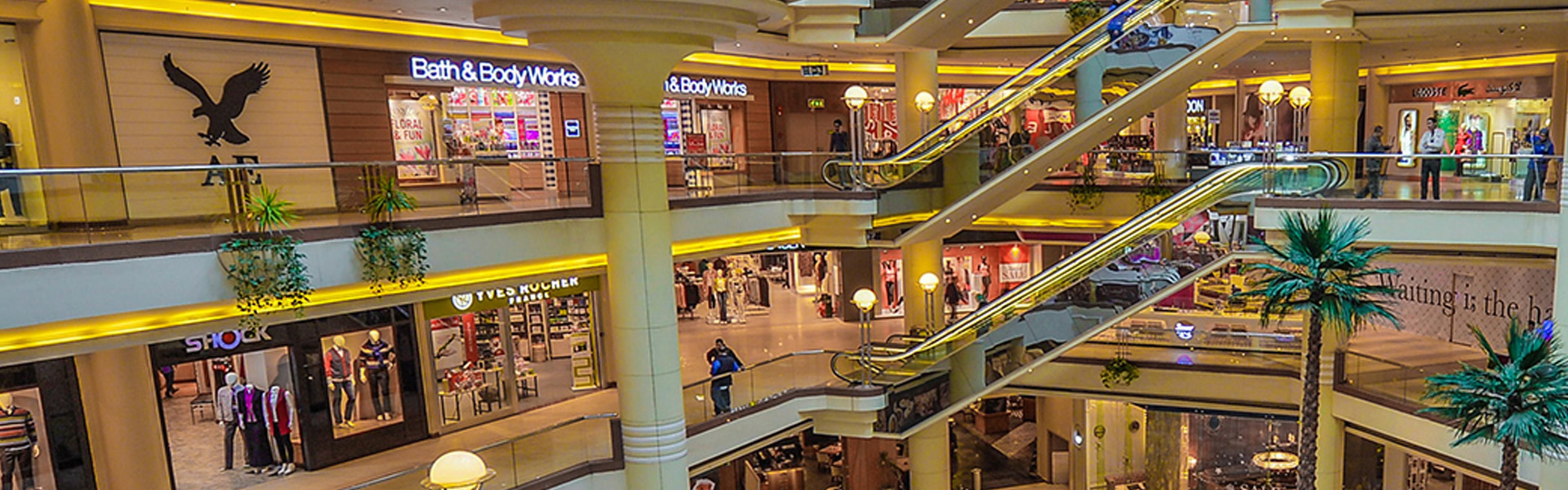 Adjacent Stars Centre shopping mall with over 640 stores