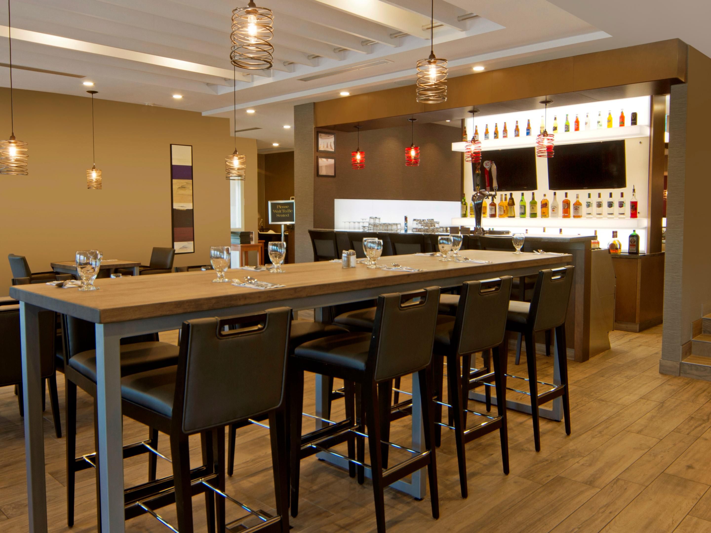 1250 Bar and Grill features a modern, upscale look! Our restaurant provides an environment to relax, eat, have fun, work, spend time with family, friends or colleagues. Our North American style cuisine is sure to excite your taste buds any day of the week.