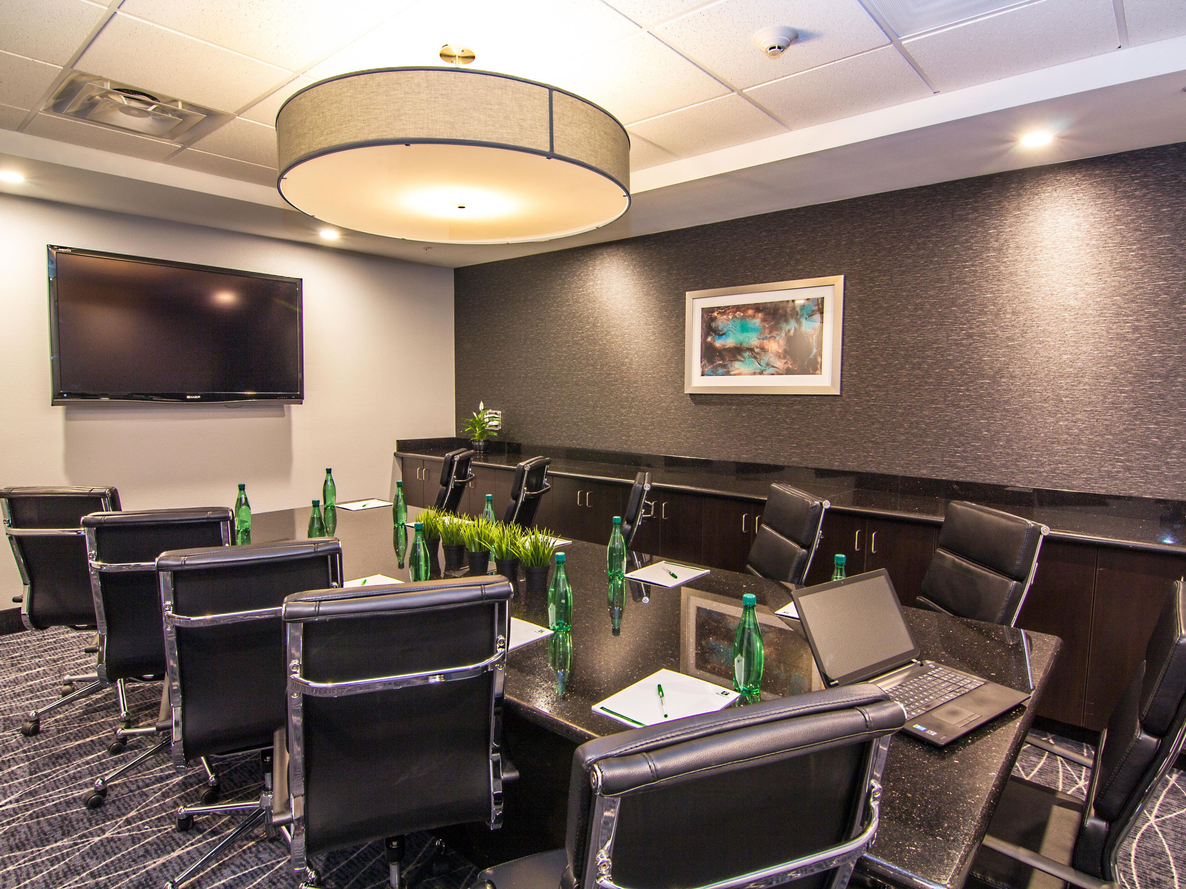 Plan weddings, corporate meetings, and special events at Holiday Inn Carlsbad. With banquet space and a landscaped courtyard, our venue offers the perfect setting near Carlsbad beaches, LEGOLAND California, golf courses, shopping, dining, and top Southern California attractions.