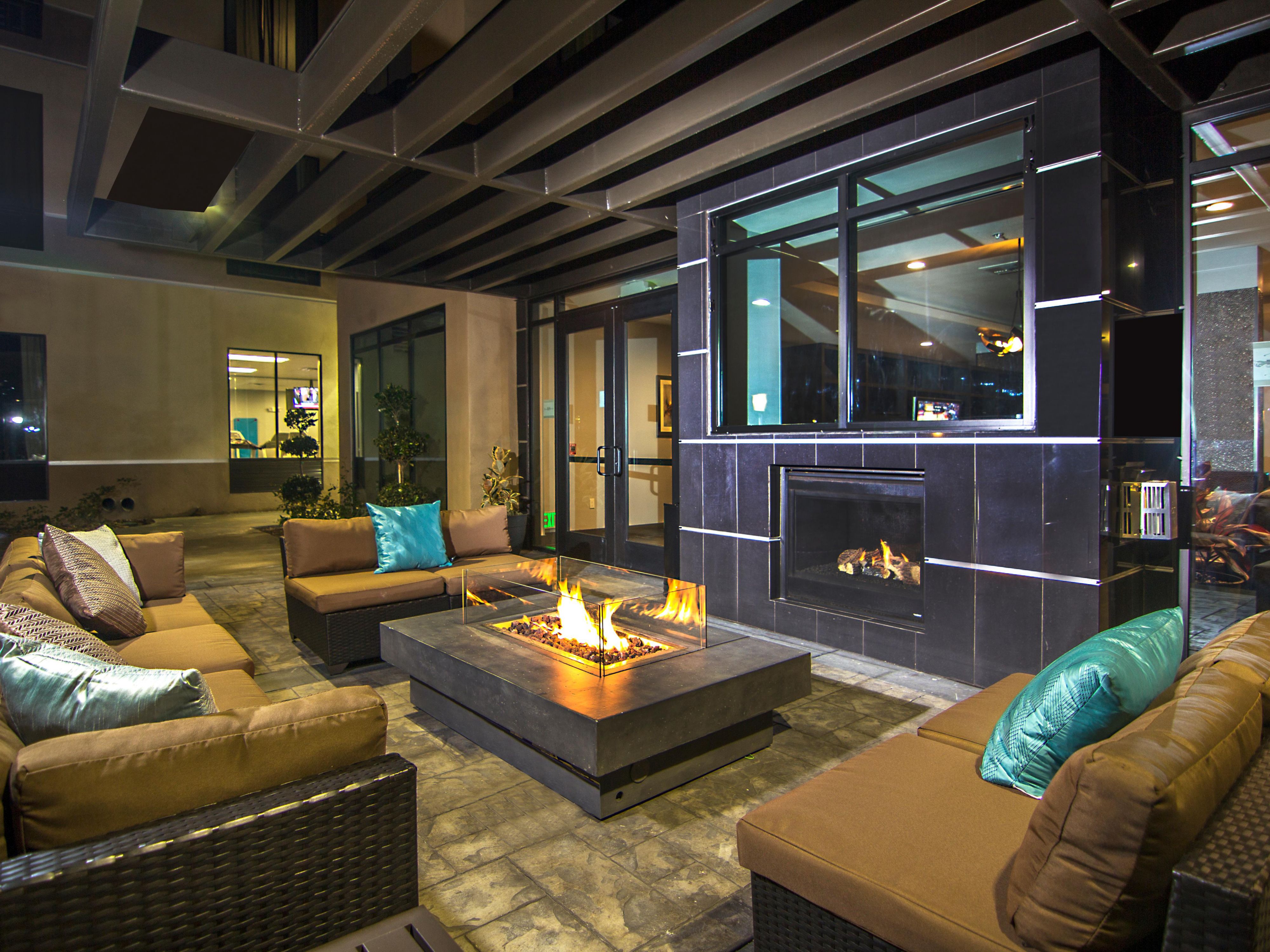 Stay longer and save with special extended-stay rates at Holiday Inn Carlsbad. Take extra time to enjoy Carlsbad beaches, explore LEGOLAND California Resort, visit nearby coastal towns, and discover family-friendly attractions. Relax in spacious rooms with modern amenities and make the most of your Southern California getaway.