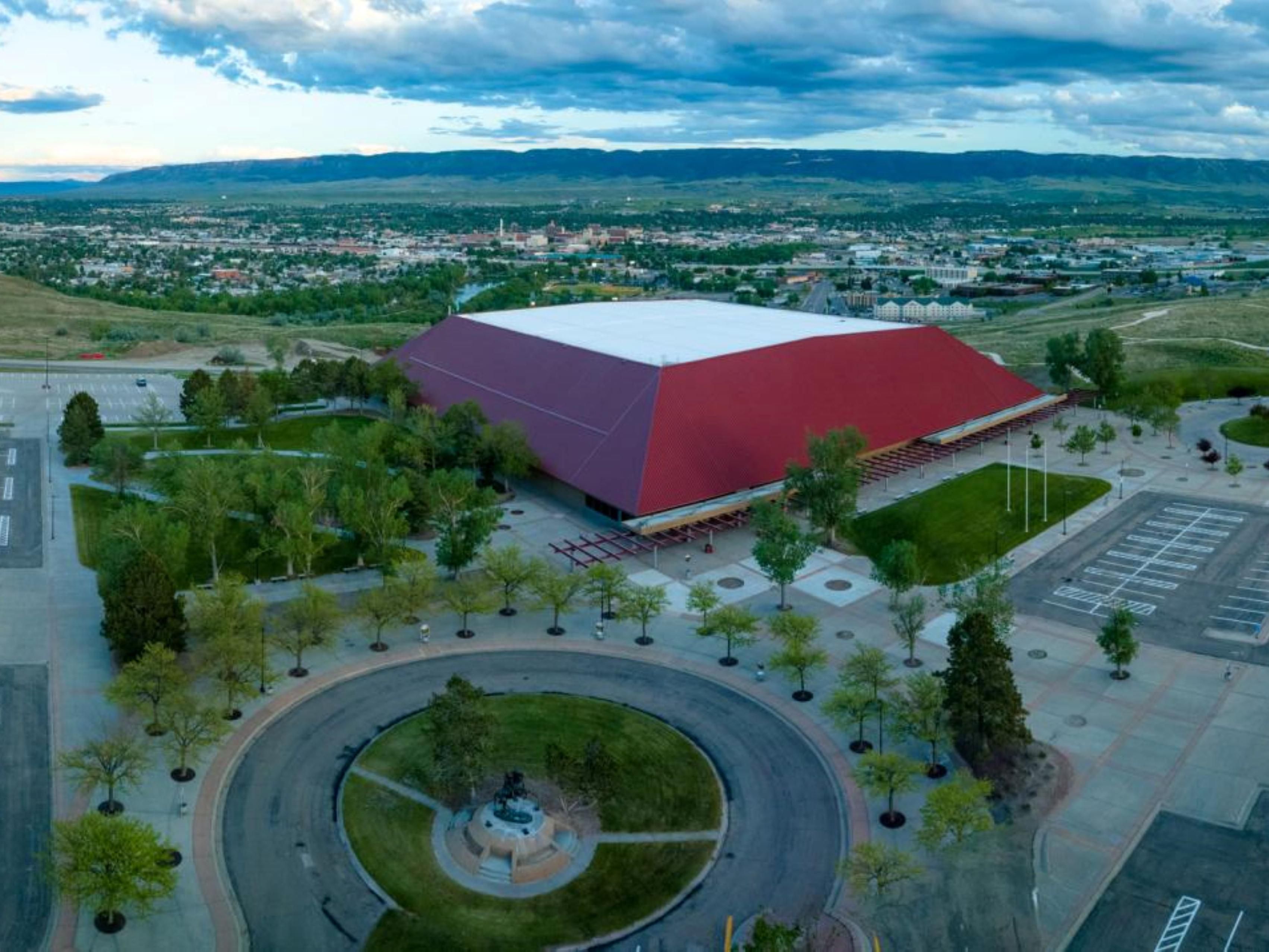 Easy access to Ford Wyoming Center when you stay at Holiday Inn Casper Medical Center. Spacious rooms with onsite bar and restaurant. Easy access to I-25 and downtown Casper.