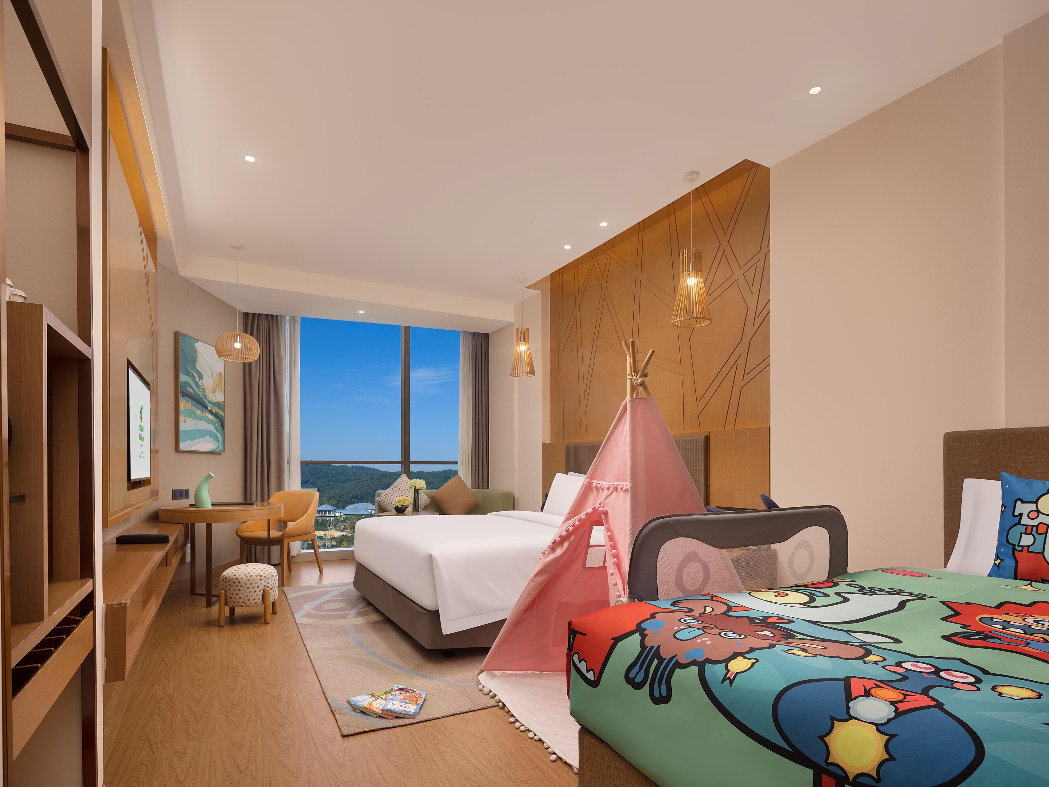 1 King and 1 Single Bed Premium