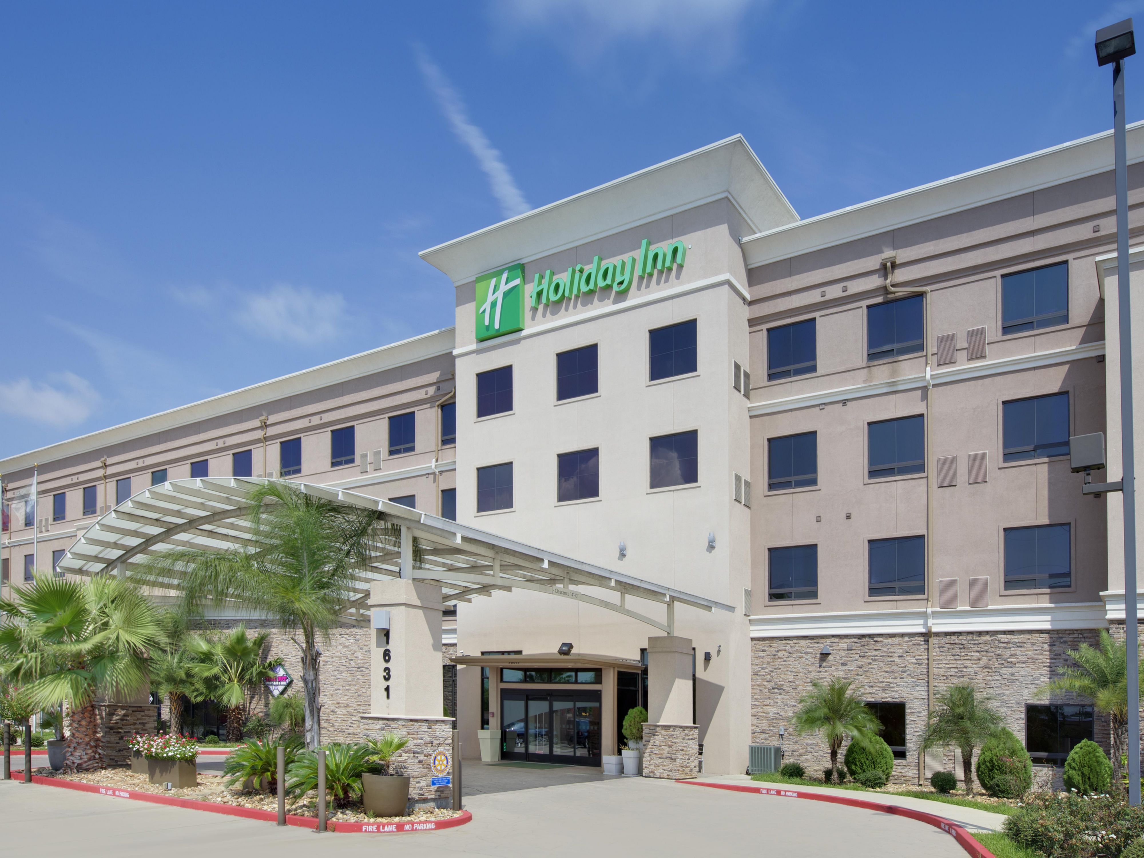 Designed with shift workers in mind, our flexible housekeeping options allow you to customize your cleaning preferences to suit your needs and schedule. Whether you're an early riser or prefer a late start, our accommodating housekeeping services ensure that your room is cleaned and refreshed at a time that works best for you. 