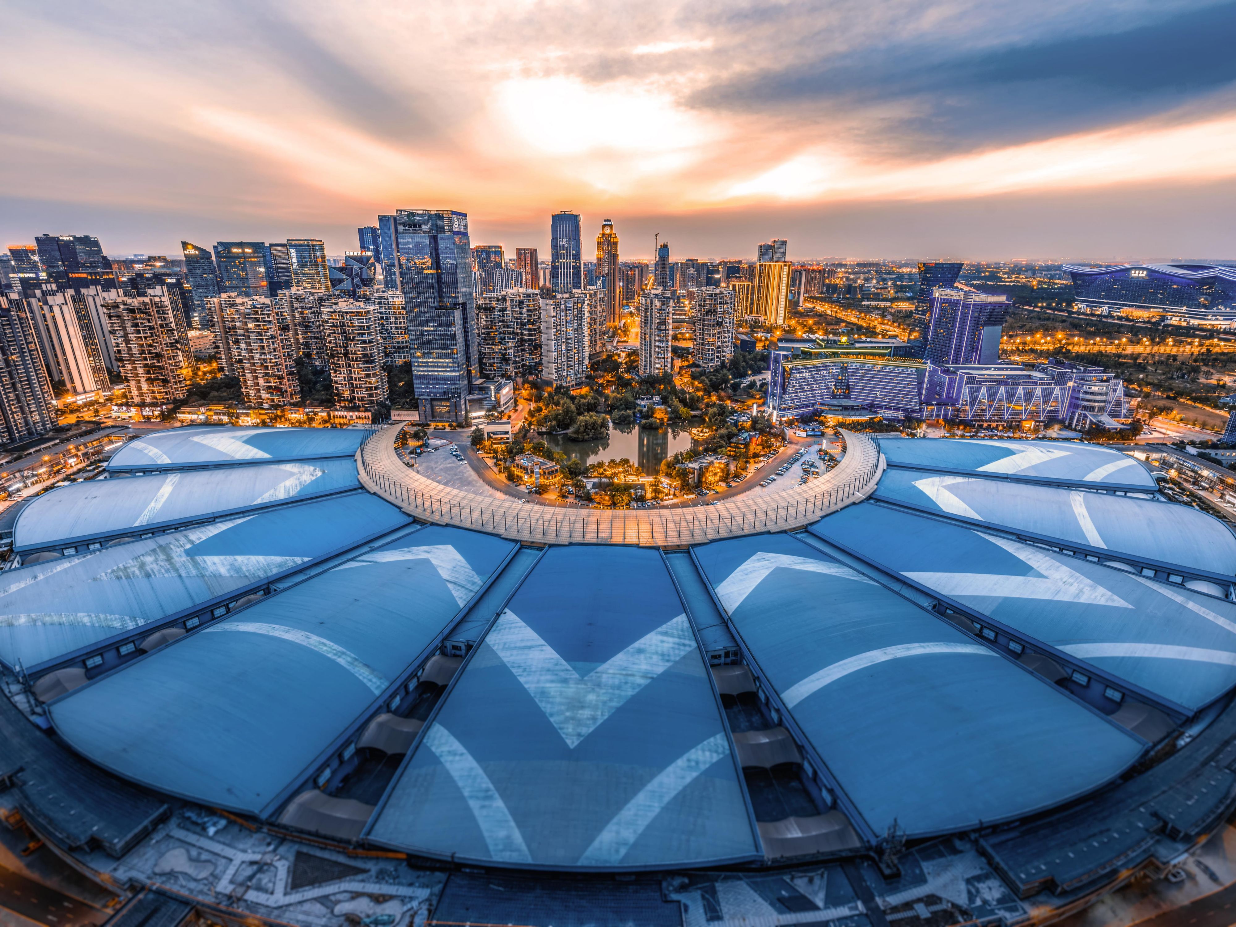 Located in Chengdu Hi-Tech Zone, the Chengdu Century City New International Convention & Exhibition Center is a multifunctional complex integrating exhibitions, conferences, hotels, and commercial services. Opened in 2004, it became Western China's first UFI-certified venue in 2006, demonstrating international recognition of its facilities.