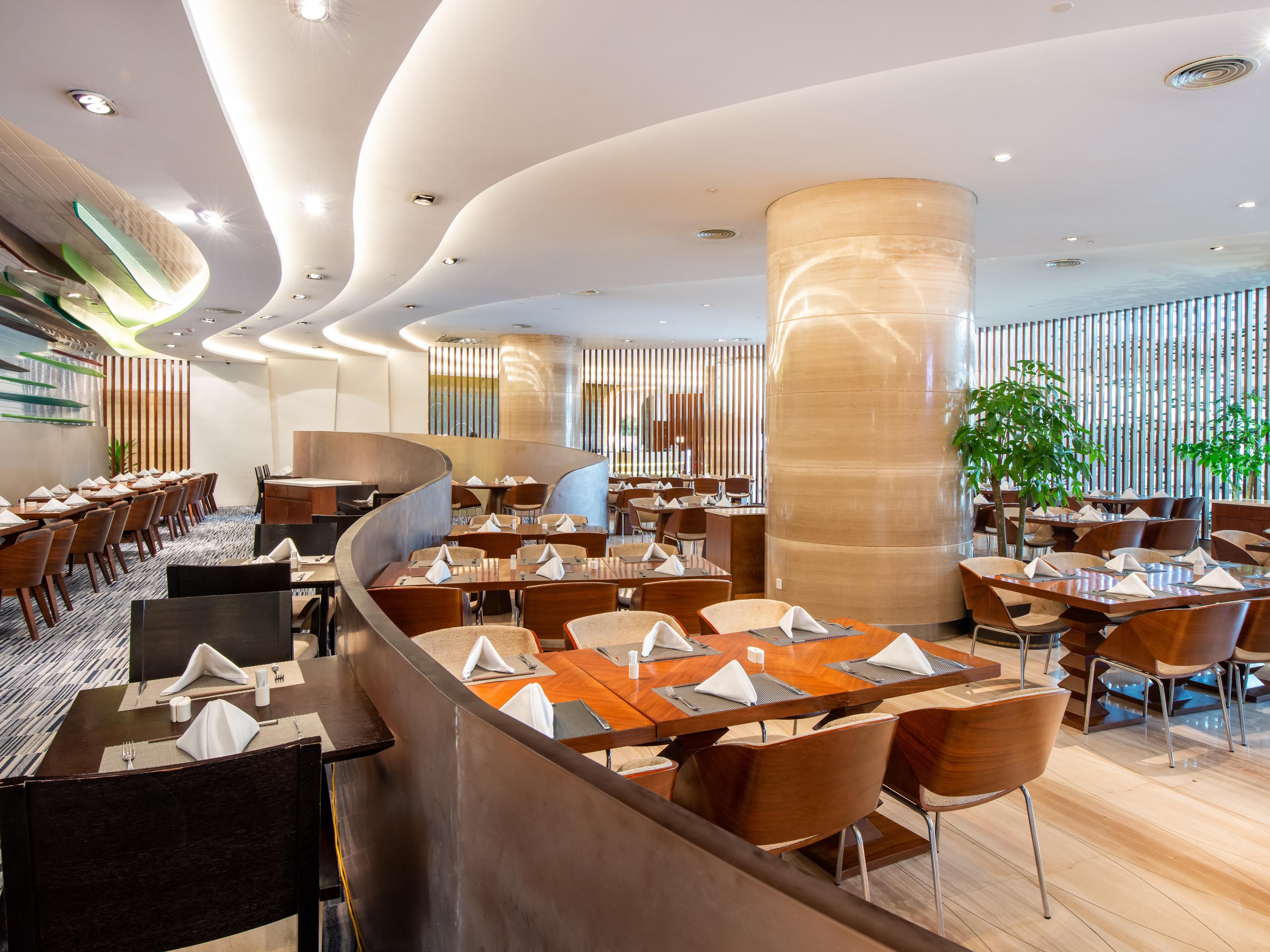 An all day dining western style restaurant, presents guests with a wide selection of Western and Asian Cuisine. The restaurant has a stylish full open kitchen, where you can enjoy the marvel at the chefs' skill as they cook your meal. It accommodates as many as 148 people for dining, which is an excellent setting for parties.