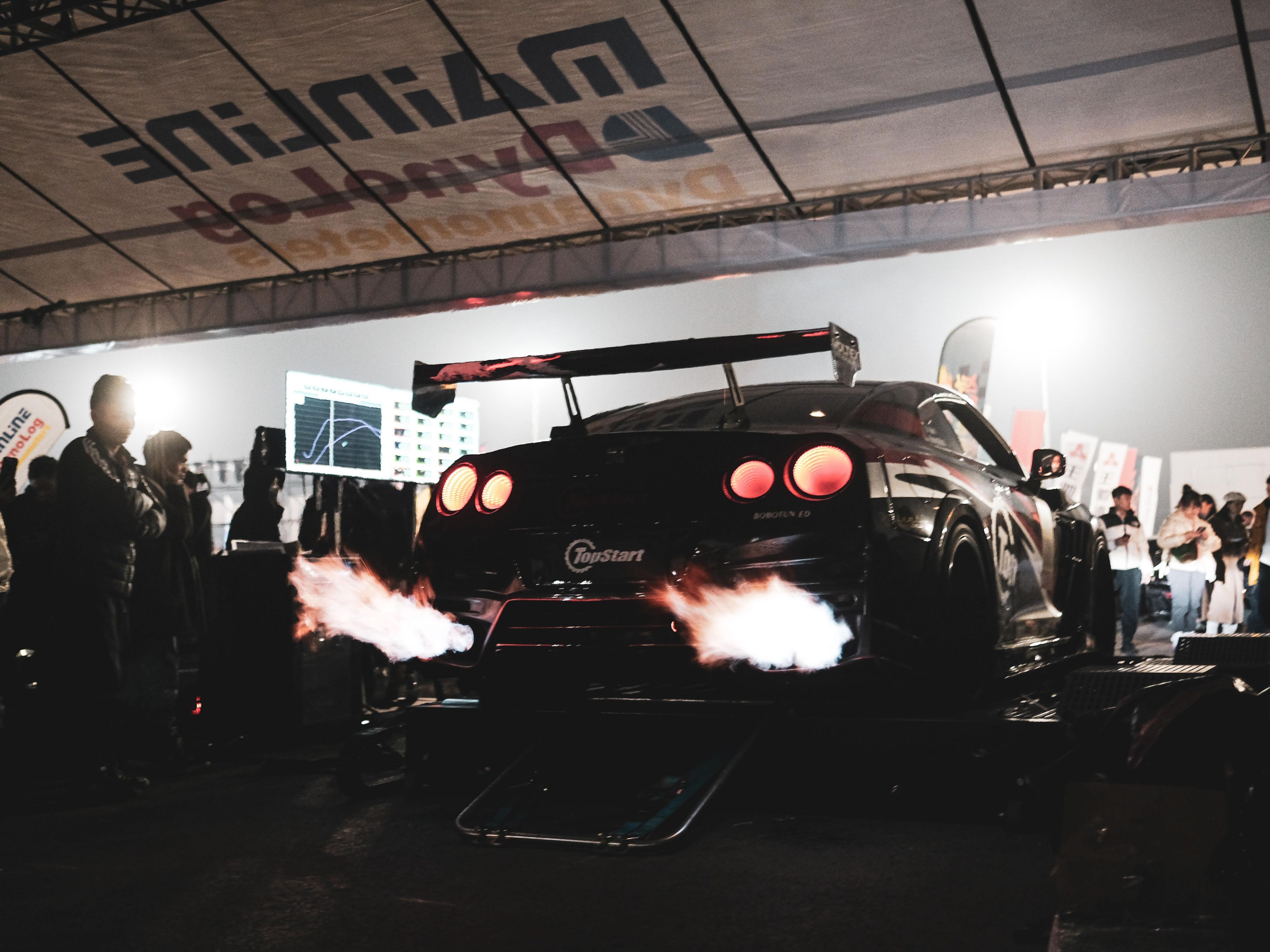 吉利学院是经教育部批准独立设置的全日制民办普通本科高校，由世界500强企业吉利控股集团于1999年在北京创建，前身为北京吉利大学。2020年，经教育部批准学校整体搬迁至成都市办学，校名更名为吉利学院。学校现有18个二级学院，39个本科专业。