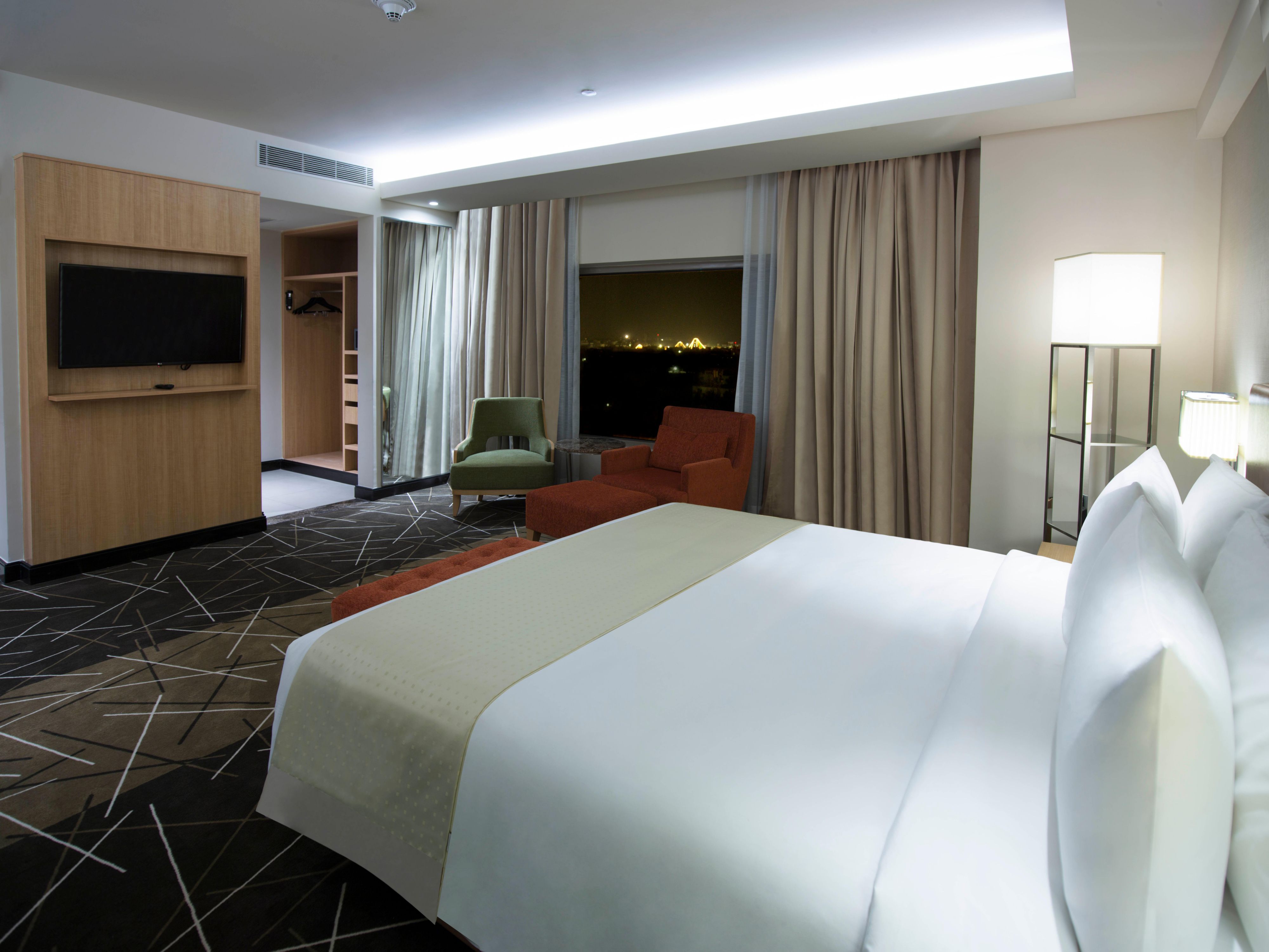 You can enjoy views of the city from these rooms. You can see the closeby IT parks, offices, schools, hospitals and a lot more from these rooms. Ideal for people who just want to get a vibe of the city. 