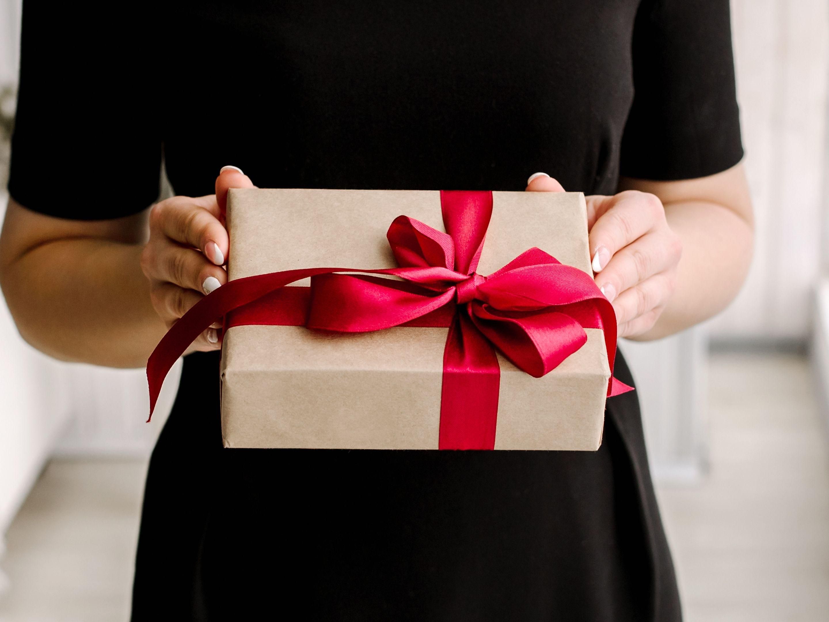 Give the gift of travel to a loved one this year with our hotel gift vouchers, perfect for any occasion. Treat someone special to indulgent experiences like afternoon tea, restaurant dining, or a relaxing overnight stay. Our vouchers offer flexibility and unforgettable moments, making them the perfect present for friends, family, or colleagues. 