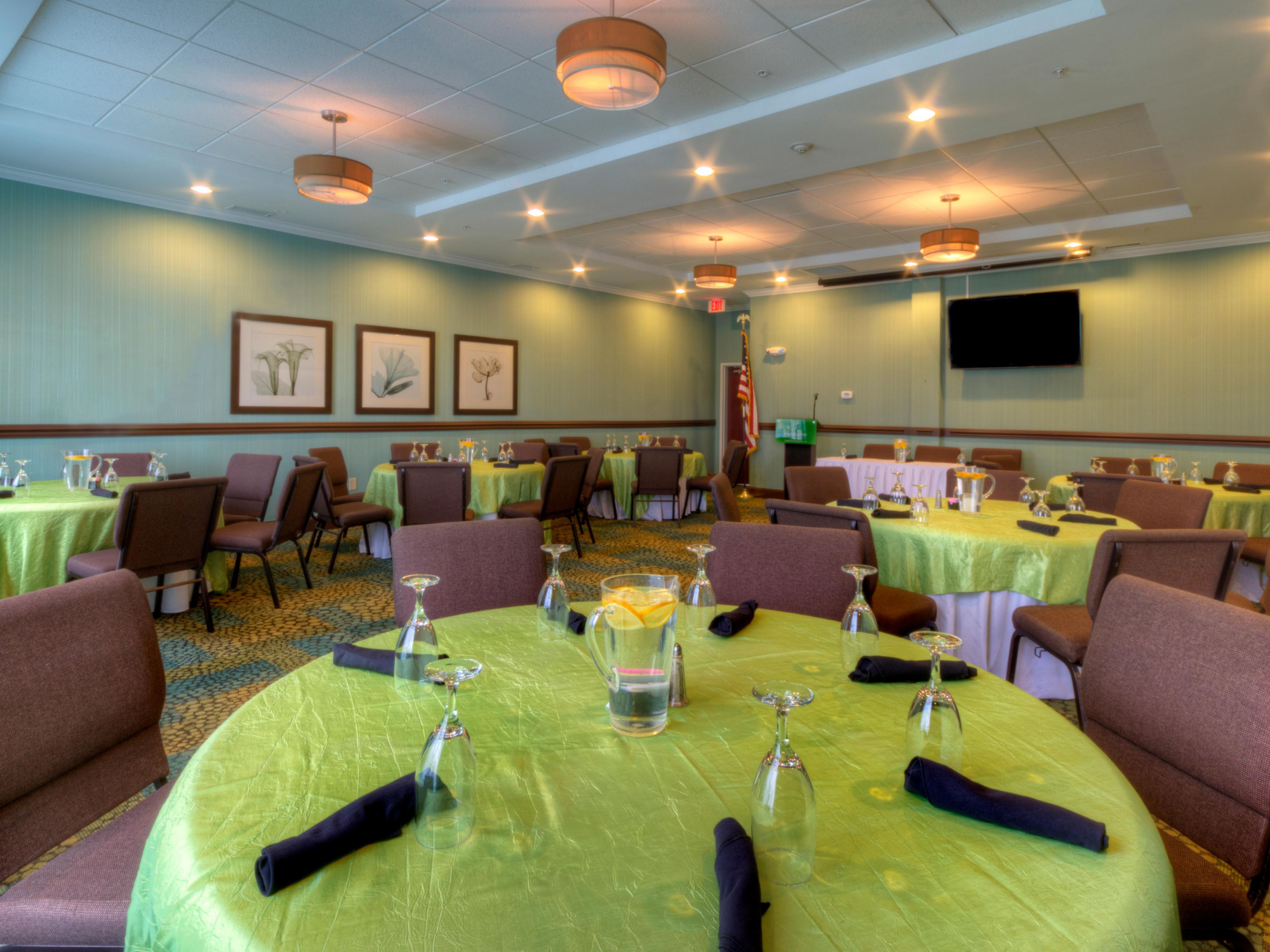 With over 900 sq ft in meeting space, let our hotel host your special day. Follow the link below for a personalized quote.