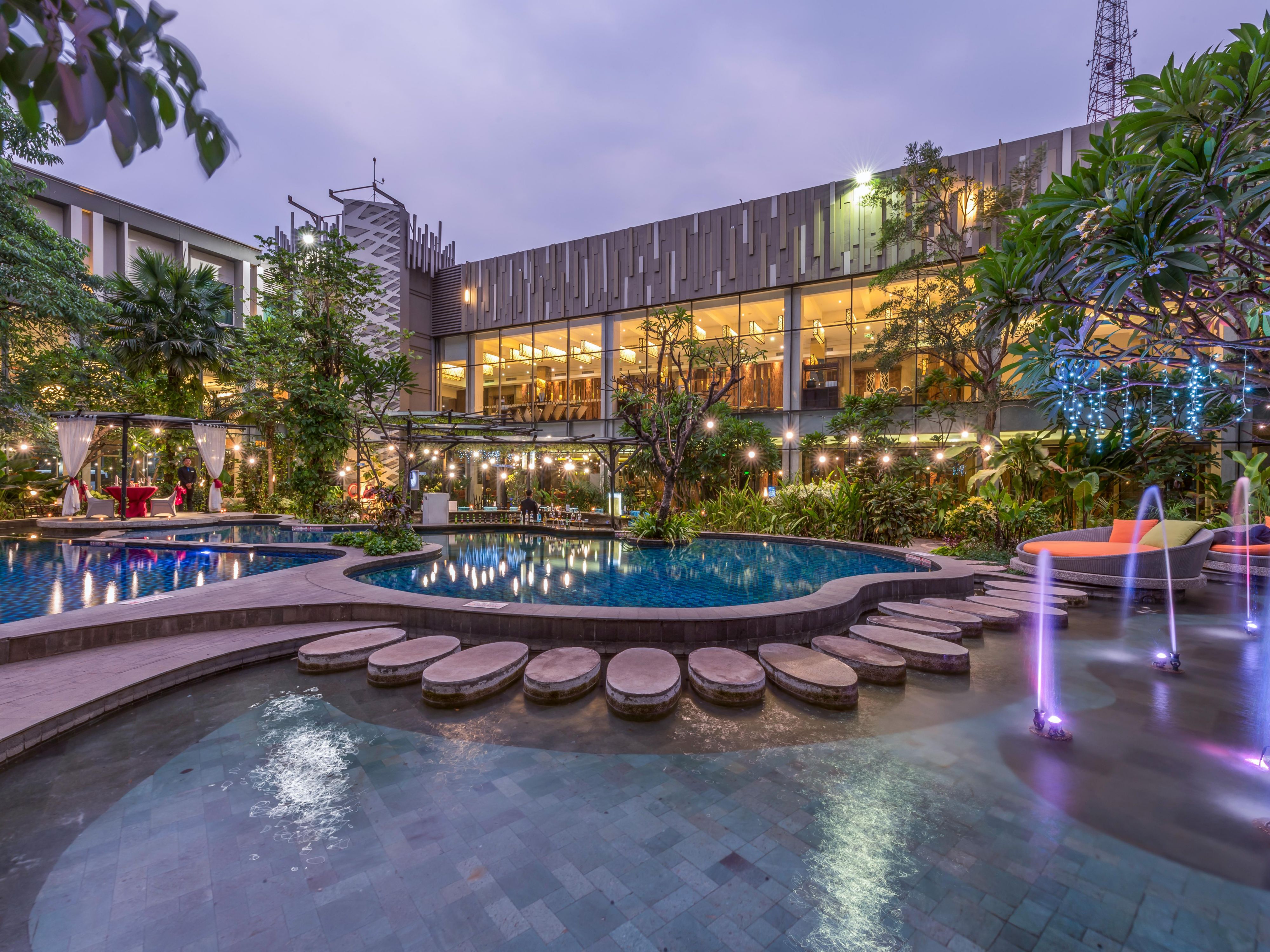 Outdoor resort inspire swimming pool