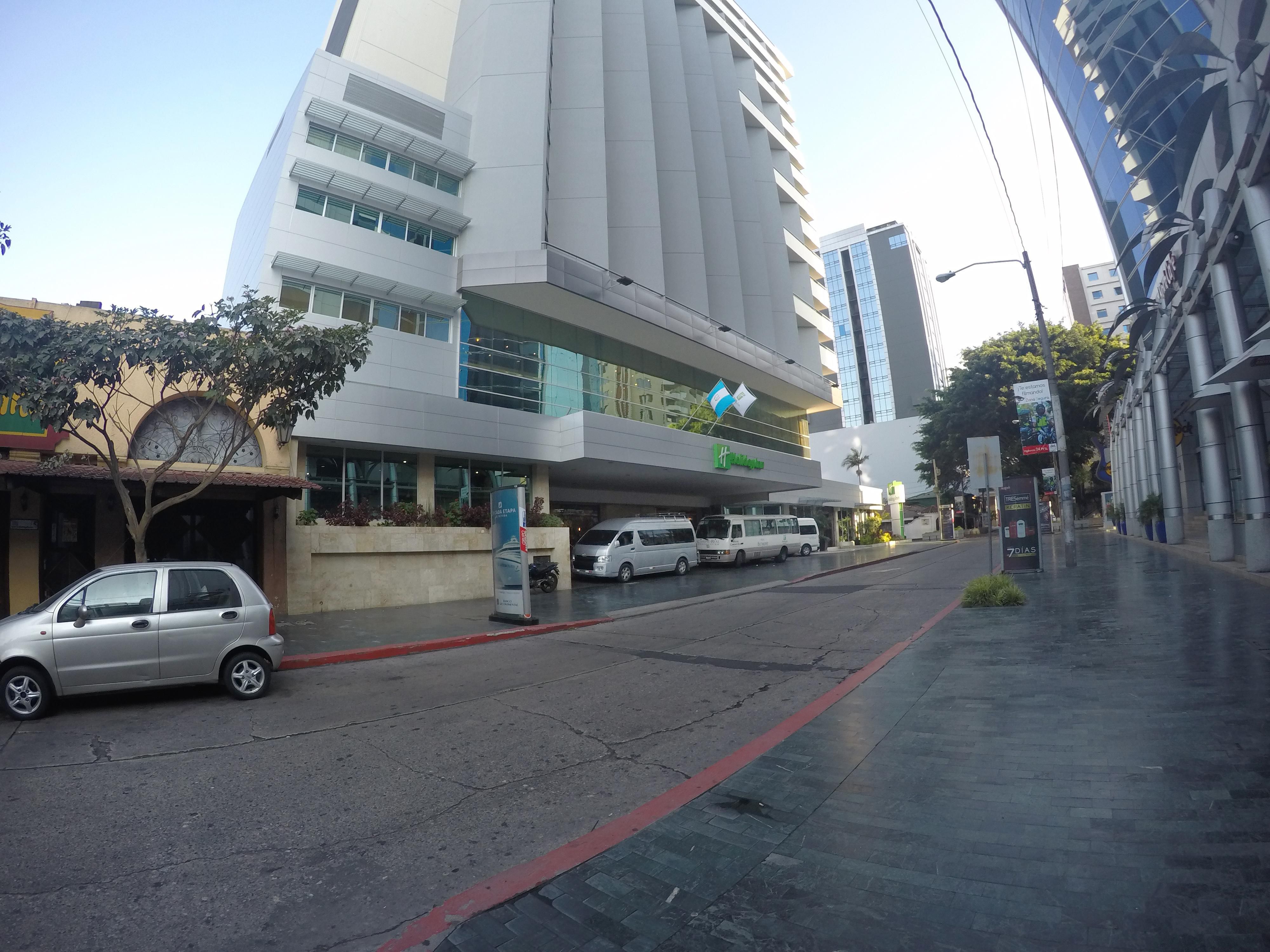 We are temporarily not offering Airport Hotel Airport Shuttle Service 