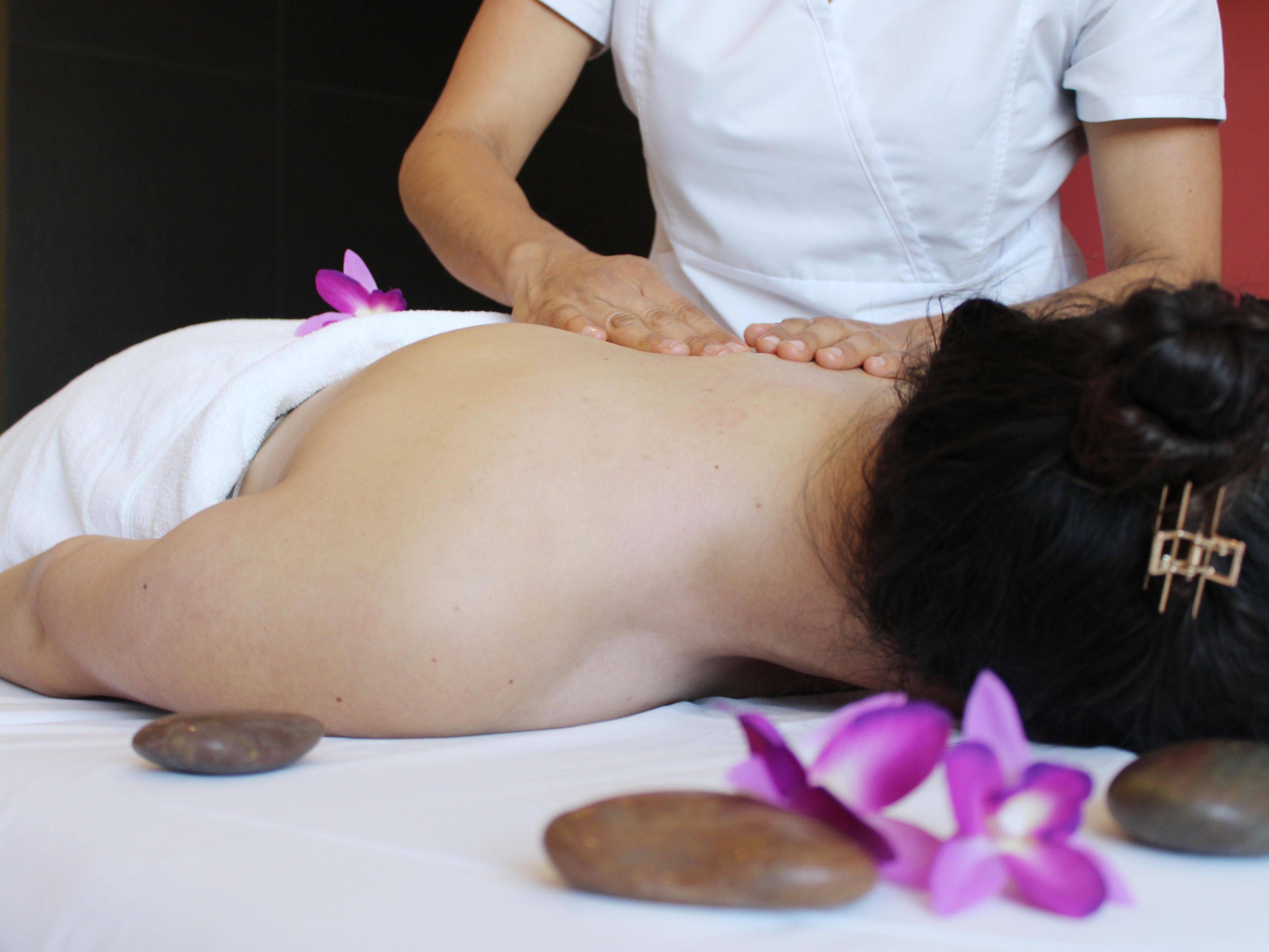 Do you need to relax, stay with us and enjoy our spa services.
