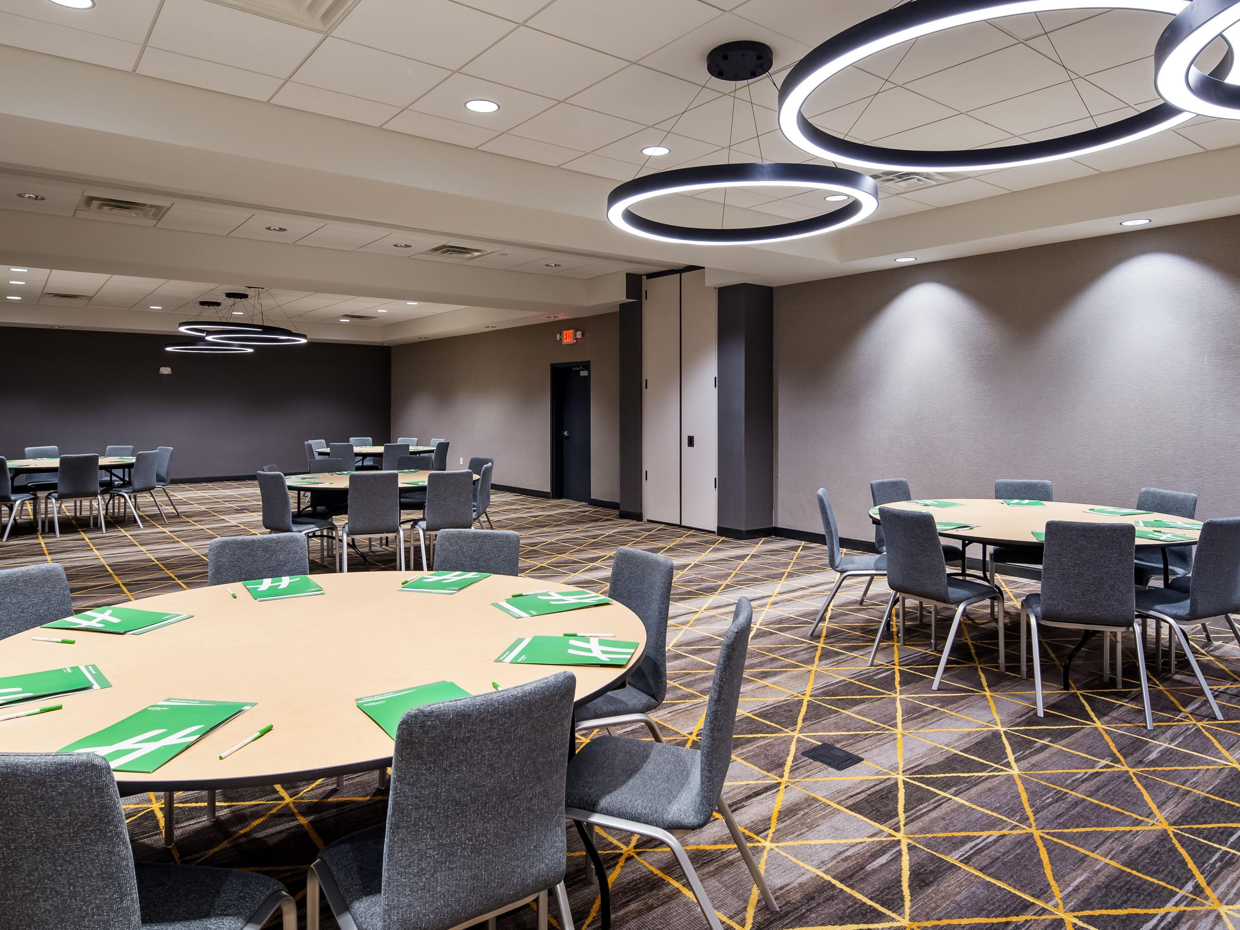 Perfect for your small to medium meetings and gatherings.  Call today to book your event