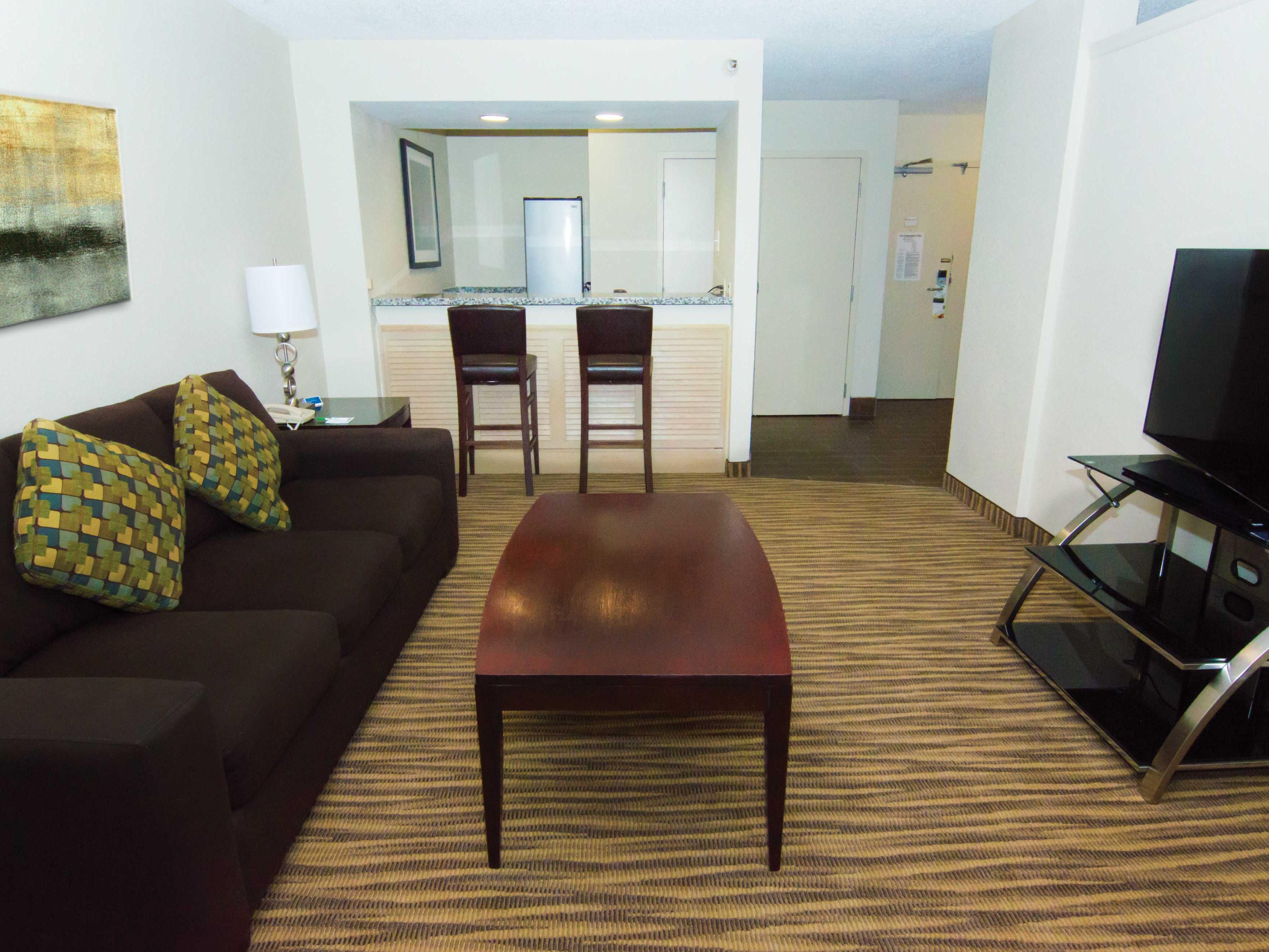 Whether you are hosting a special occasion, have the extended family or nanny with you or are staying a longer length of time (up to 20% off - inquire about our special rates), we have a suite for you. Our suite connects to 3 rooms. Perfect for large families. Ask about the various options today.