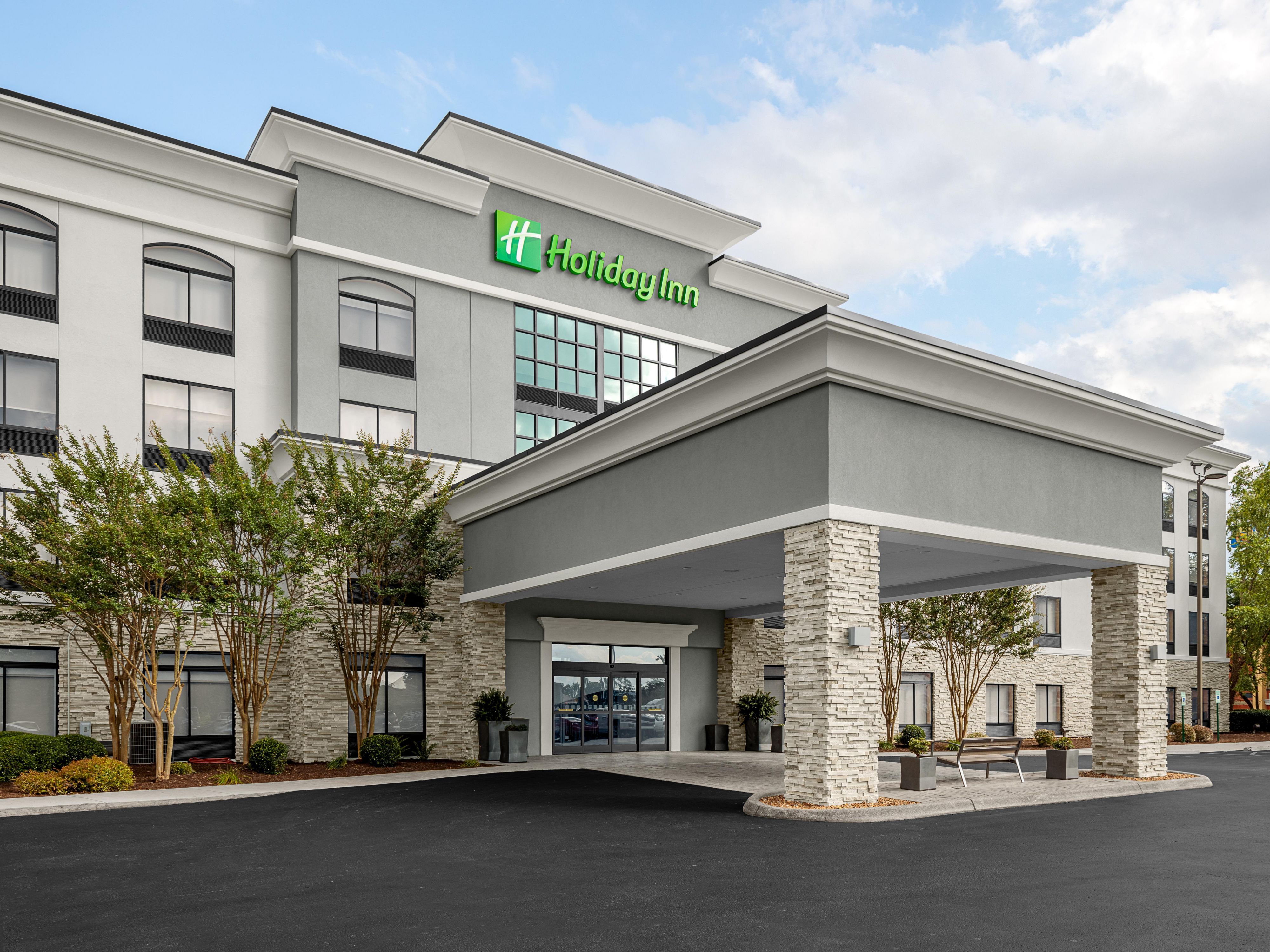 Welcome to Holiday Inn Cleveland near Lee University!