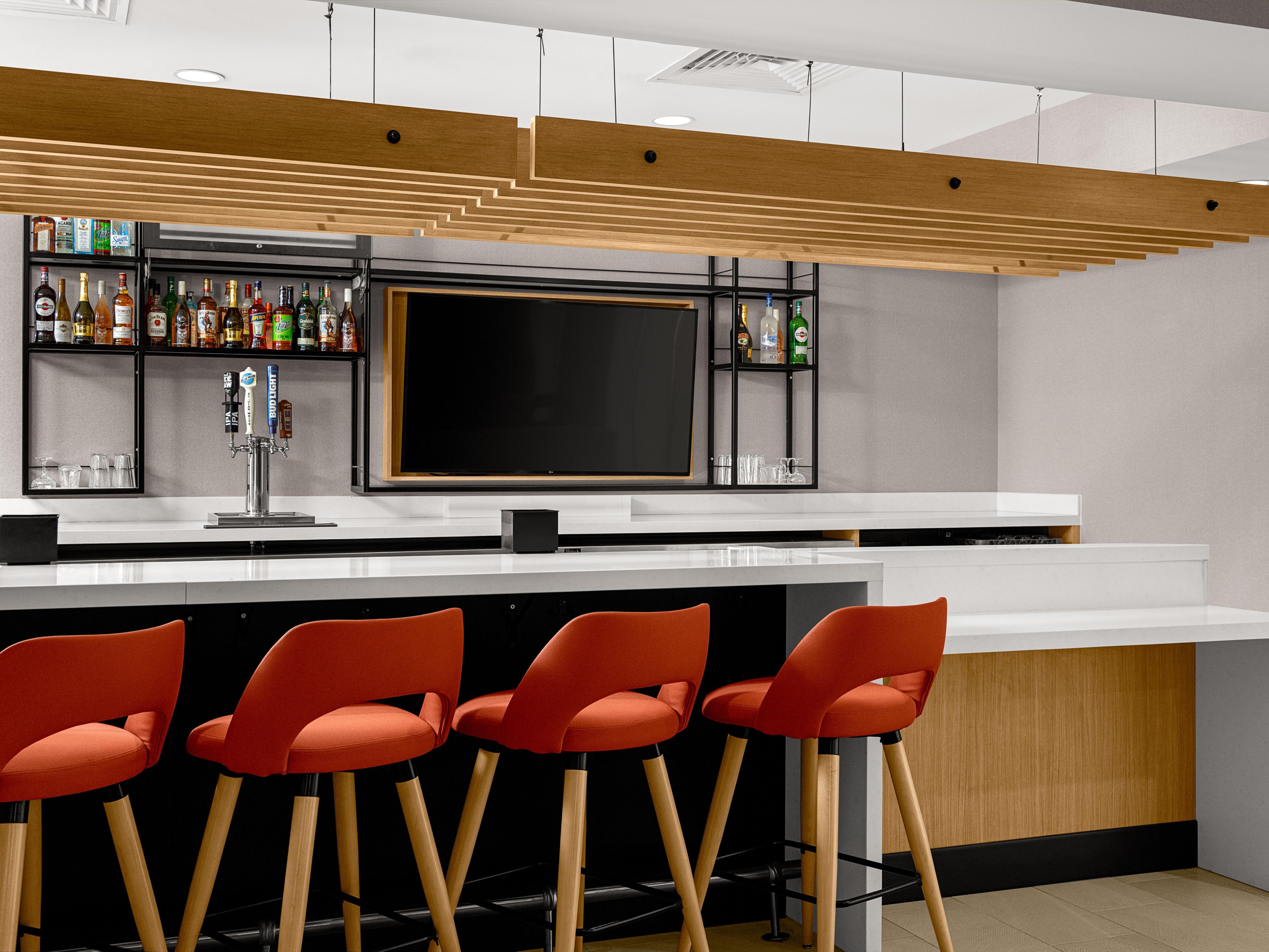 Savor delicious meals and unwind with your favorite drinks at our onsite restaurant and bar, Toast to Toast. From hearty breakfasts to delicious dinners and evening cocktails, our menu features something for every palate. Kids under 12 eat free, making dining with family easy and enjoyable without leaving the hotel.