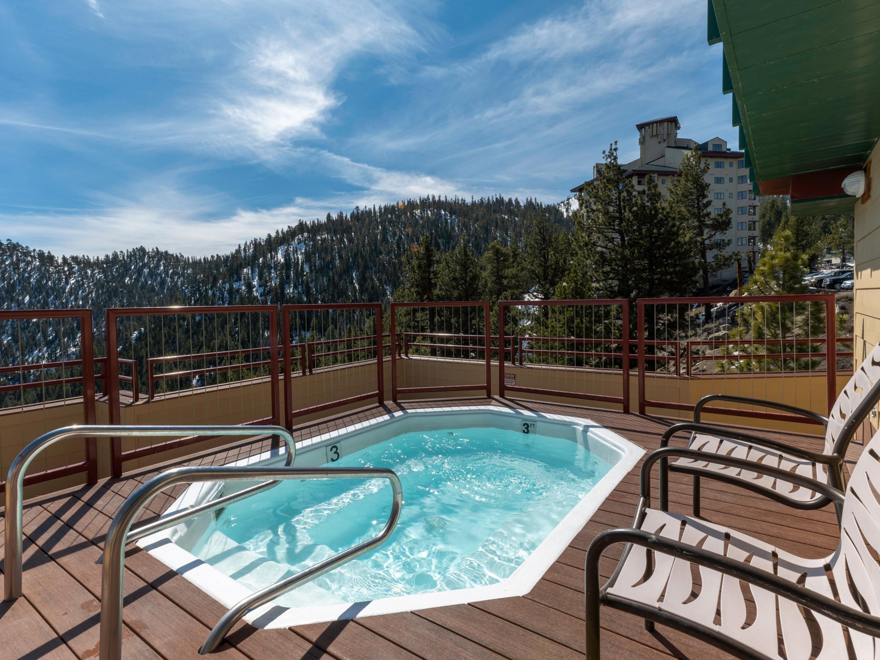 Boutique Hotel in Stateline | Holiday Inn Club Vacations Tahoe Ridge Resort