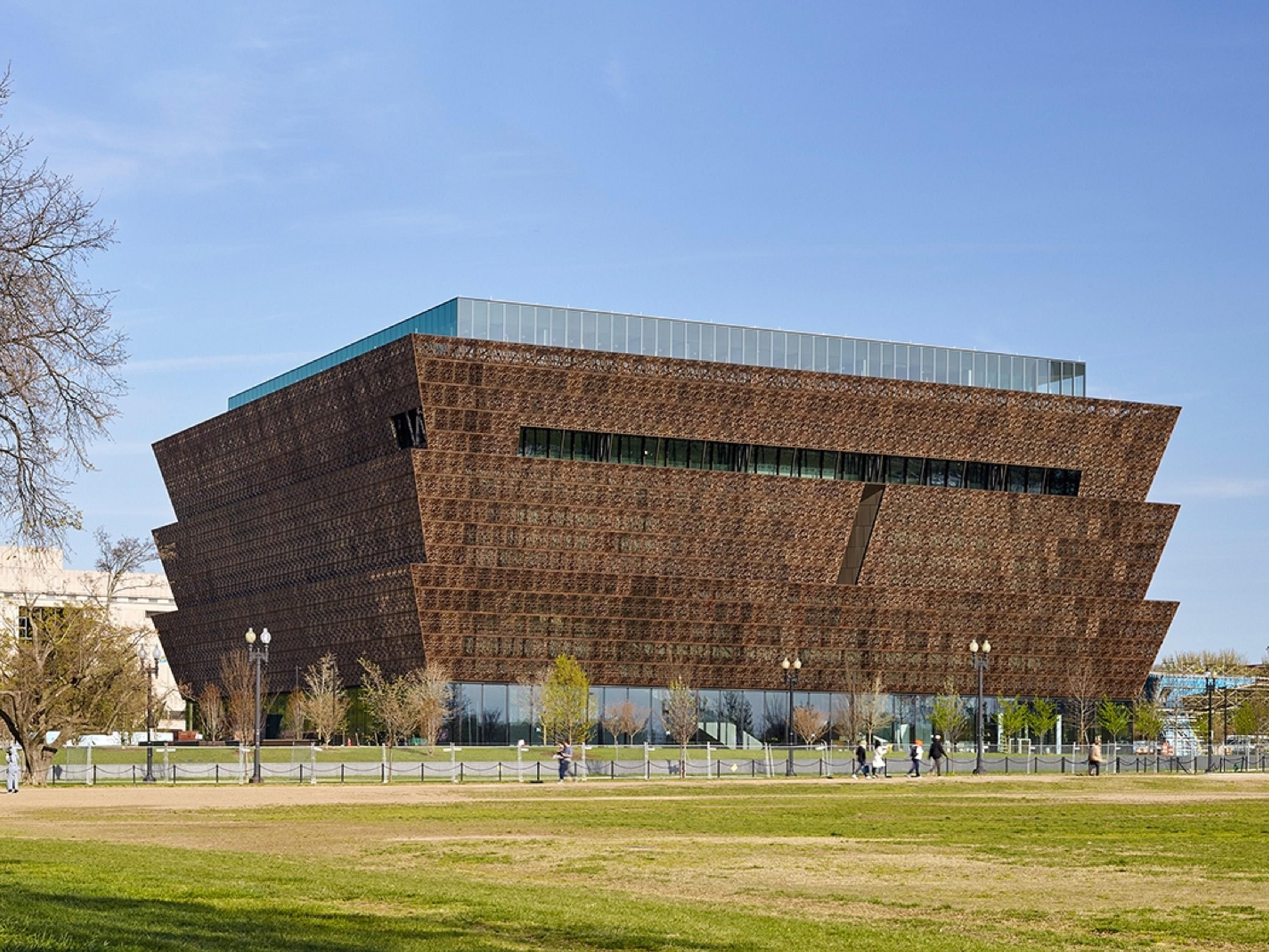 Experience the best in local entertainment with our hotel’s convenient location near MGM National Harbor Casino, Clarice Smith Performing Arts Center, and The Fillmore Silver Spring. From thrilling casino nights and live performances to concerts, enjoy easy access to top entertainment just minutes from your stay.