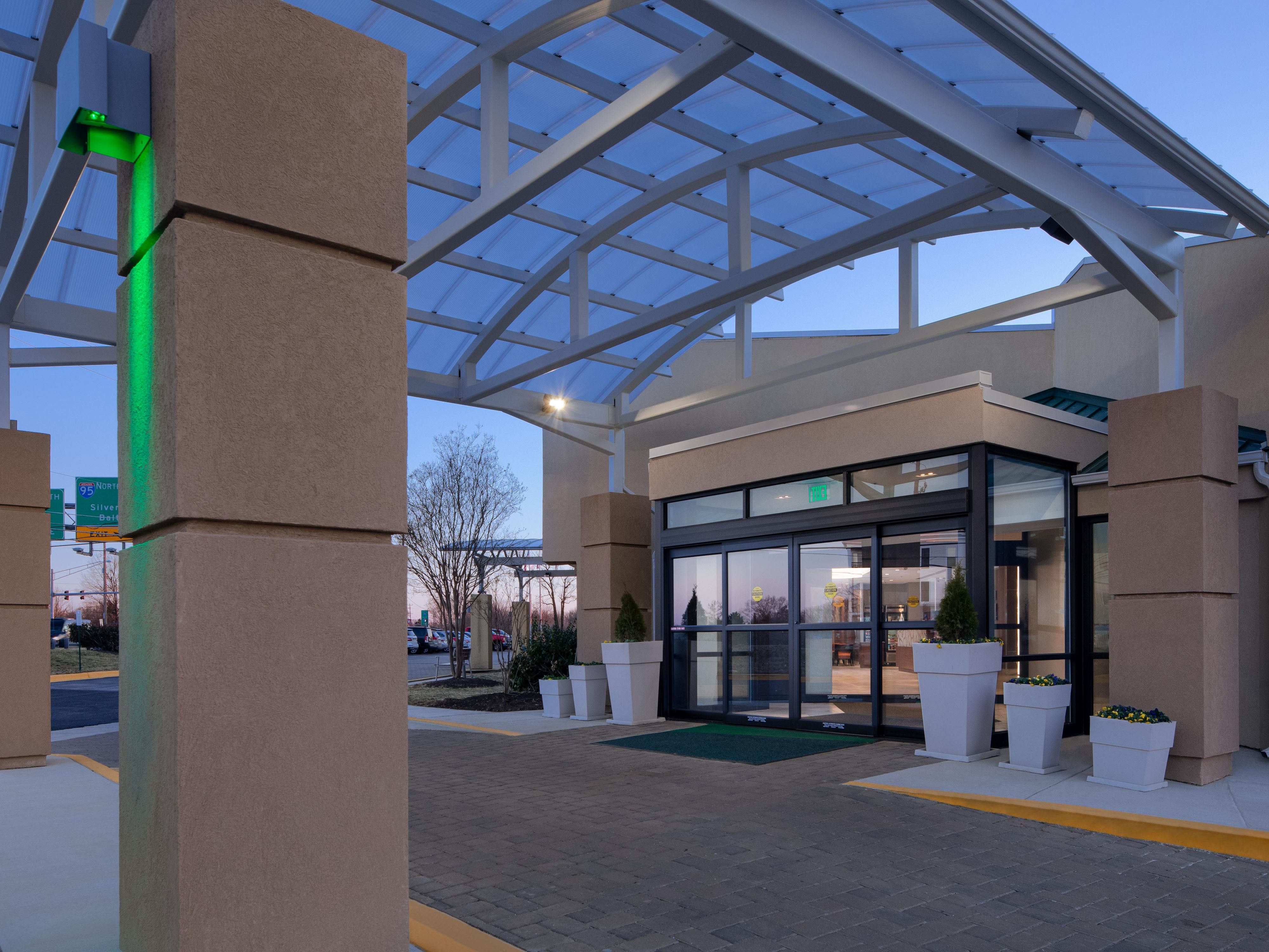 Holiday Inn College Park offers complimentary universal EV charging stations, making it easy to charge your electric vehicle during your stay. Enjoy the convenience of eco-friendly travel with free charging available right on-site, ensuring your car is ready to go whenever you are.