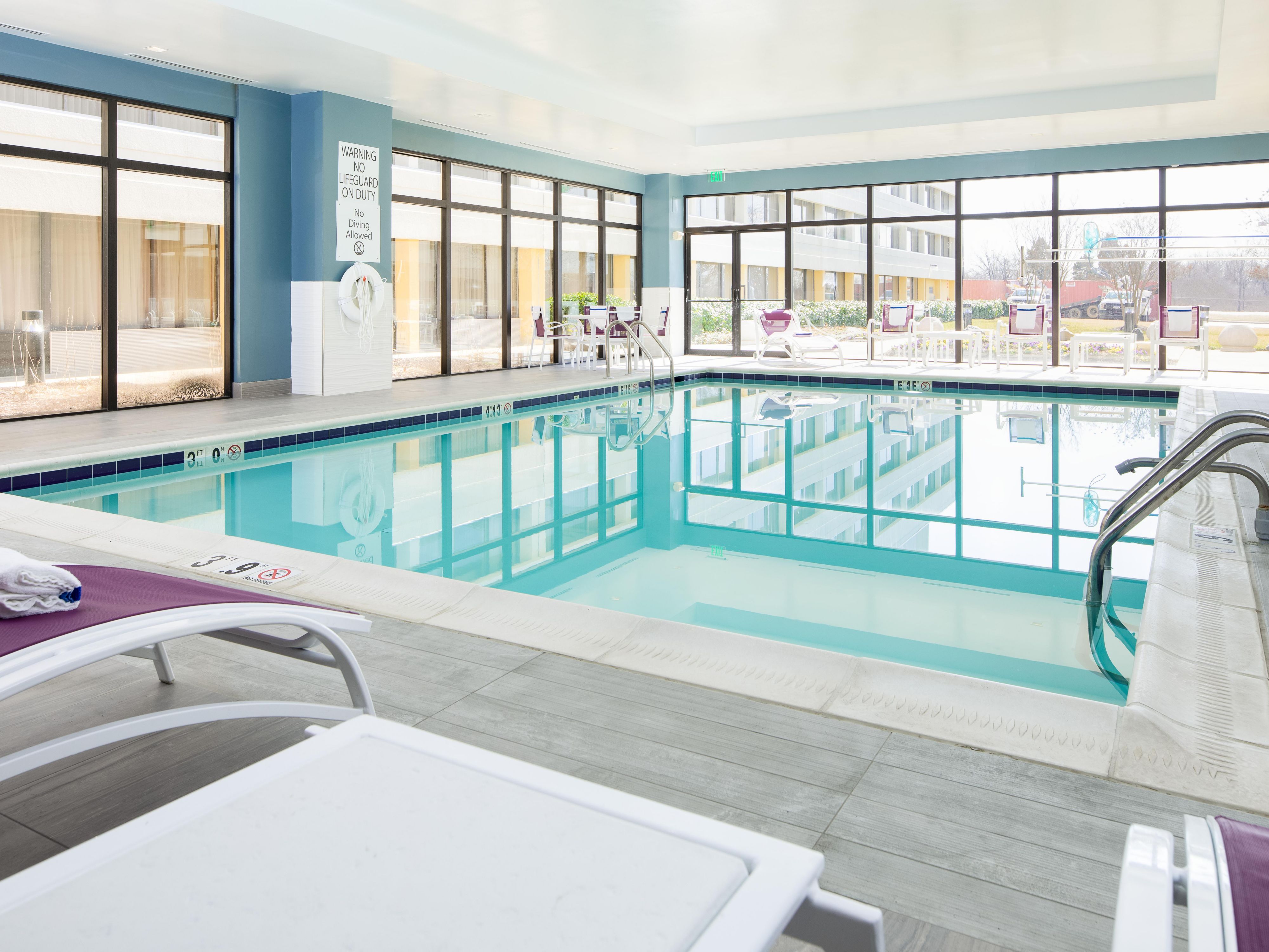 Take a refreshing dip in our indoor heated saltwater pool, open year-round from 8 AM to 9 PM daily. Whether you're looking to relax after a long day or enjoy a leisurely swim, our pool provides the perfect environment to unwind and rejuvenate during your stay.