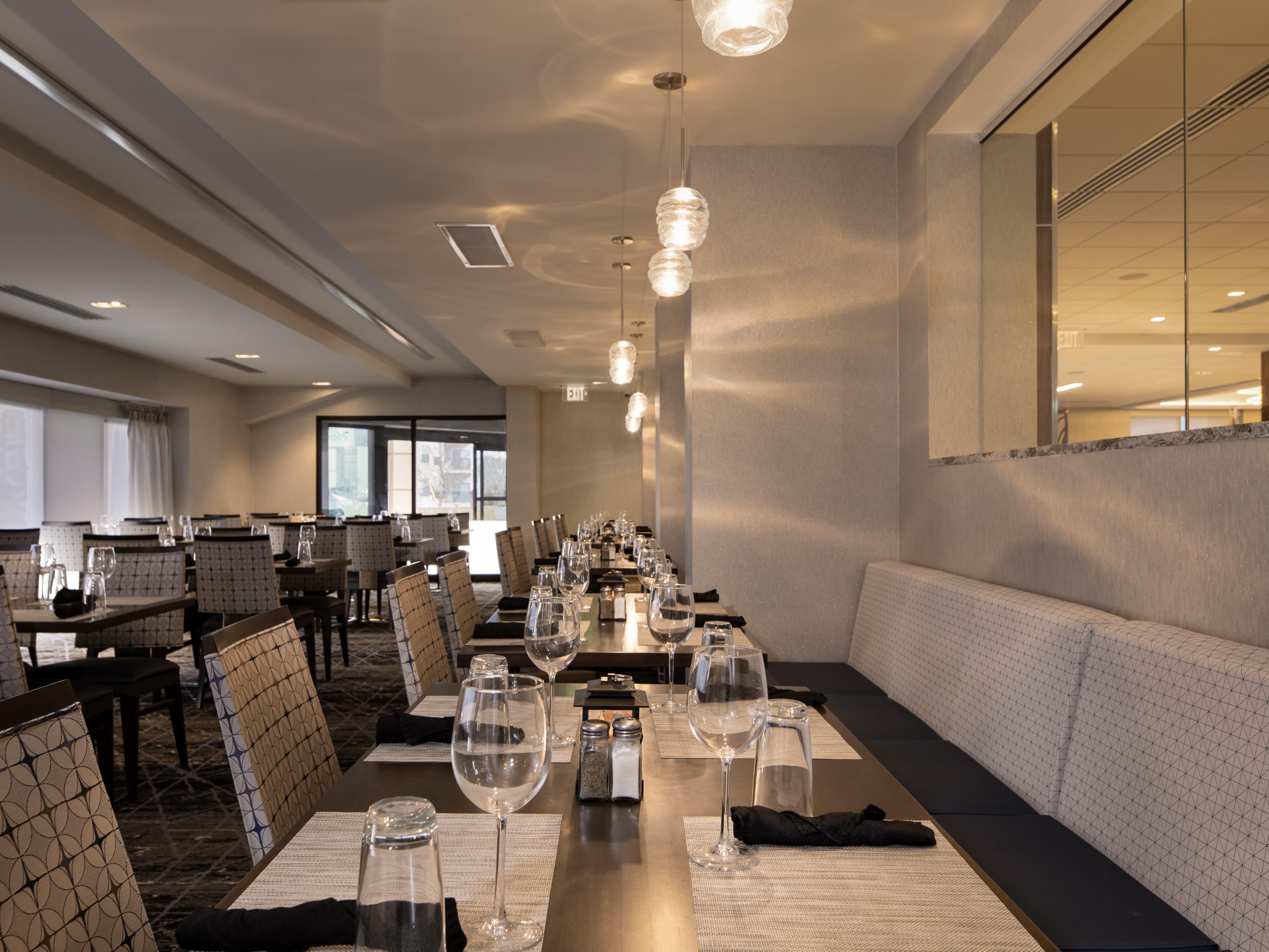 Enjoy live jazz every Friday at Terrapin Kitchen’s bar. Unwind with smooth tunes from local musicians while savoring our daily drink and food specials. Whether you're relaxing after a long day or out with friends, Terrapin Kitchen offers the perfect mix of great music, delicious bites, and refreshing cocktails.