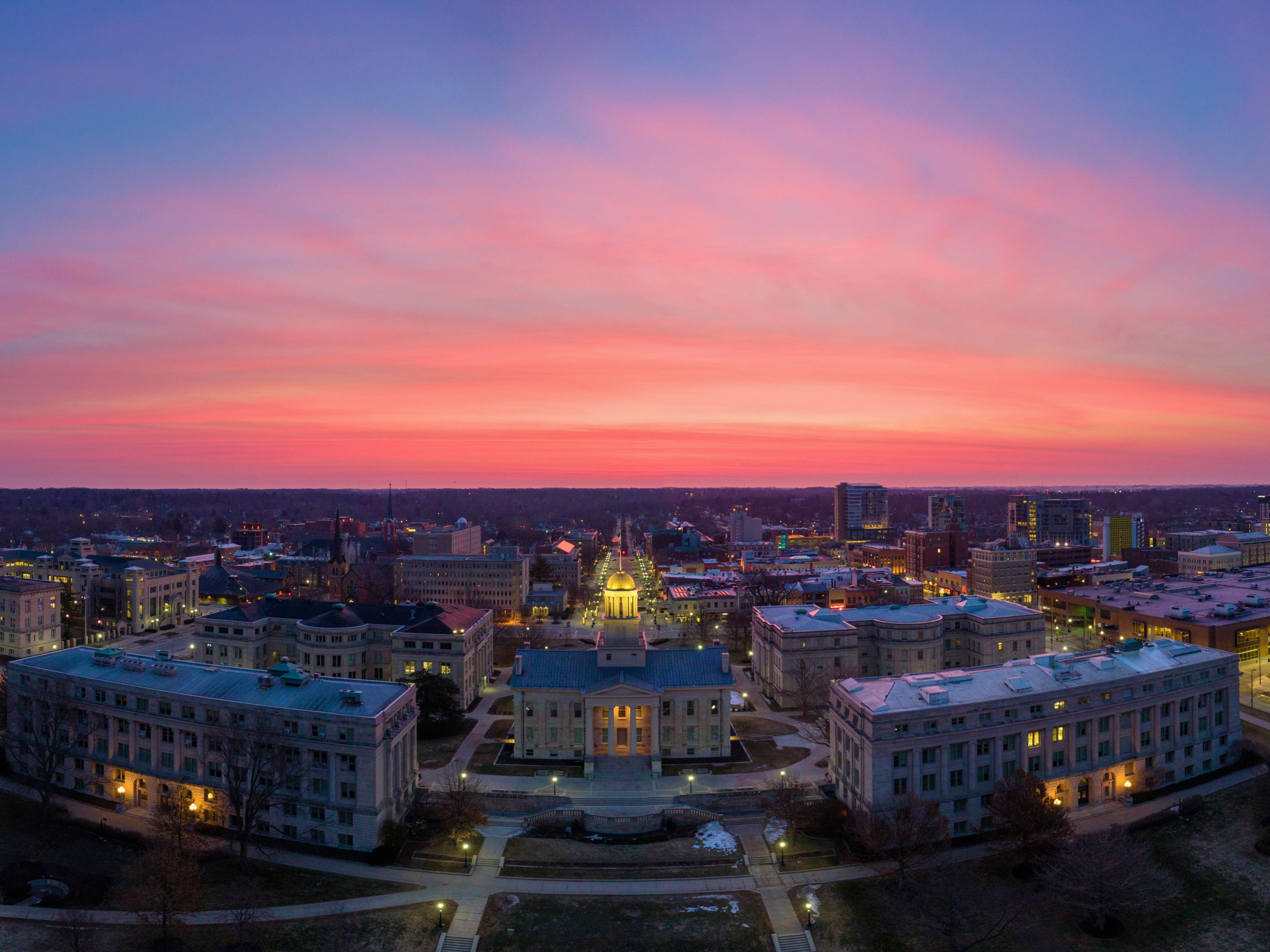 The University of Iowa is minutes from our front door and has to be visited!  Whether you want to take in a show at Hancher Auditorium, cheer on the Hawkeyes at Kinnick Stadium or walk around the scenic campus, the University of Iowa campus awaits you!