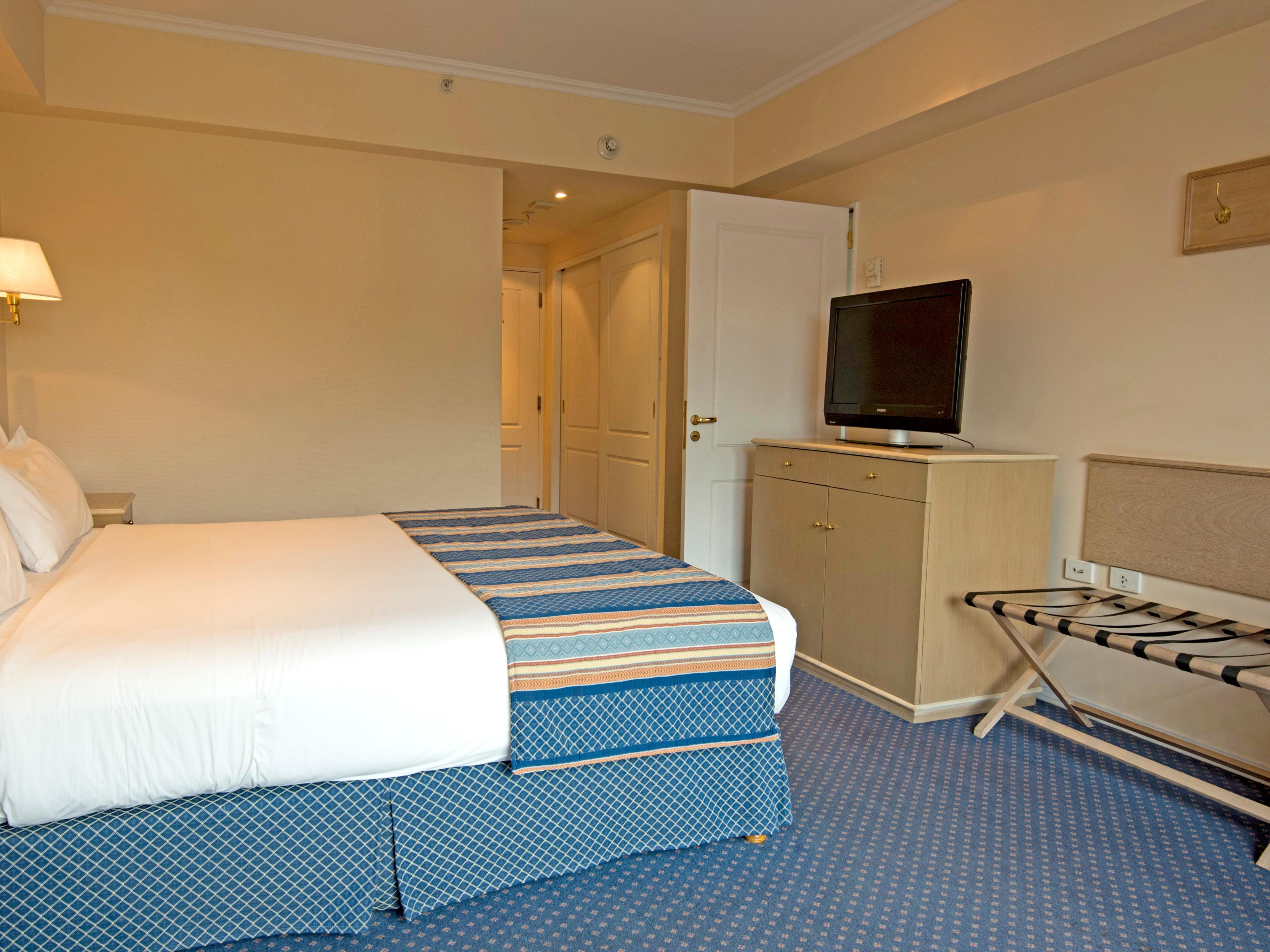 Our rooms offer all the comforts, within a framework of warmth and quality.
Access to the pool, gym, as well as our exclusive internet service, free of charge, through IHG Connect.