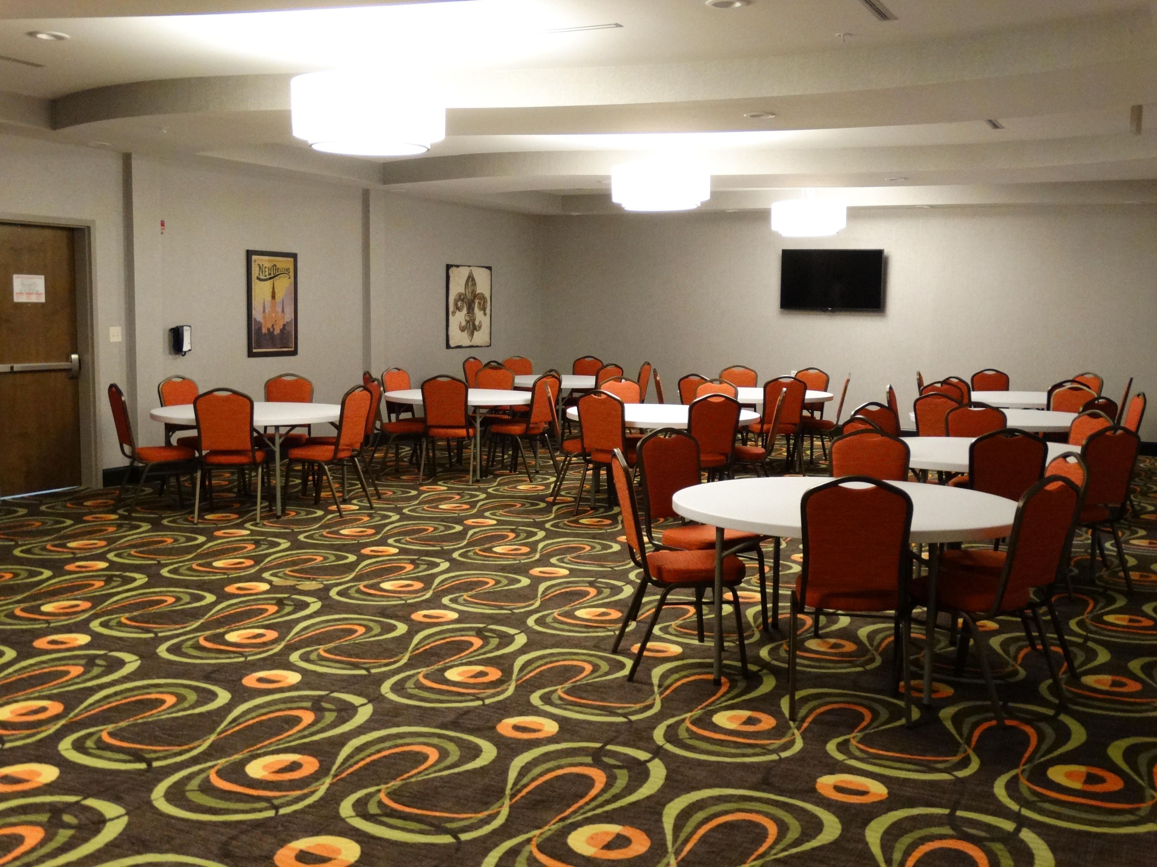 From business meetings, to weddings and family reunions, being together matters. We offer 1400 square feet of flexible meeting space and  banquet menus that cater to all events.  Maximum capacity 75 depending on setup.  Contact us today to arrange your meeting experience!

