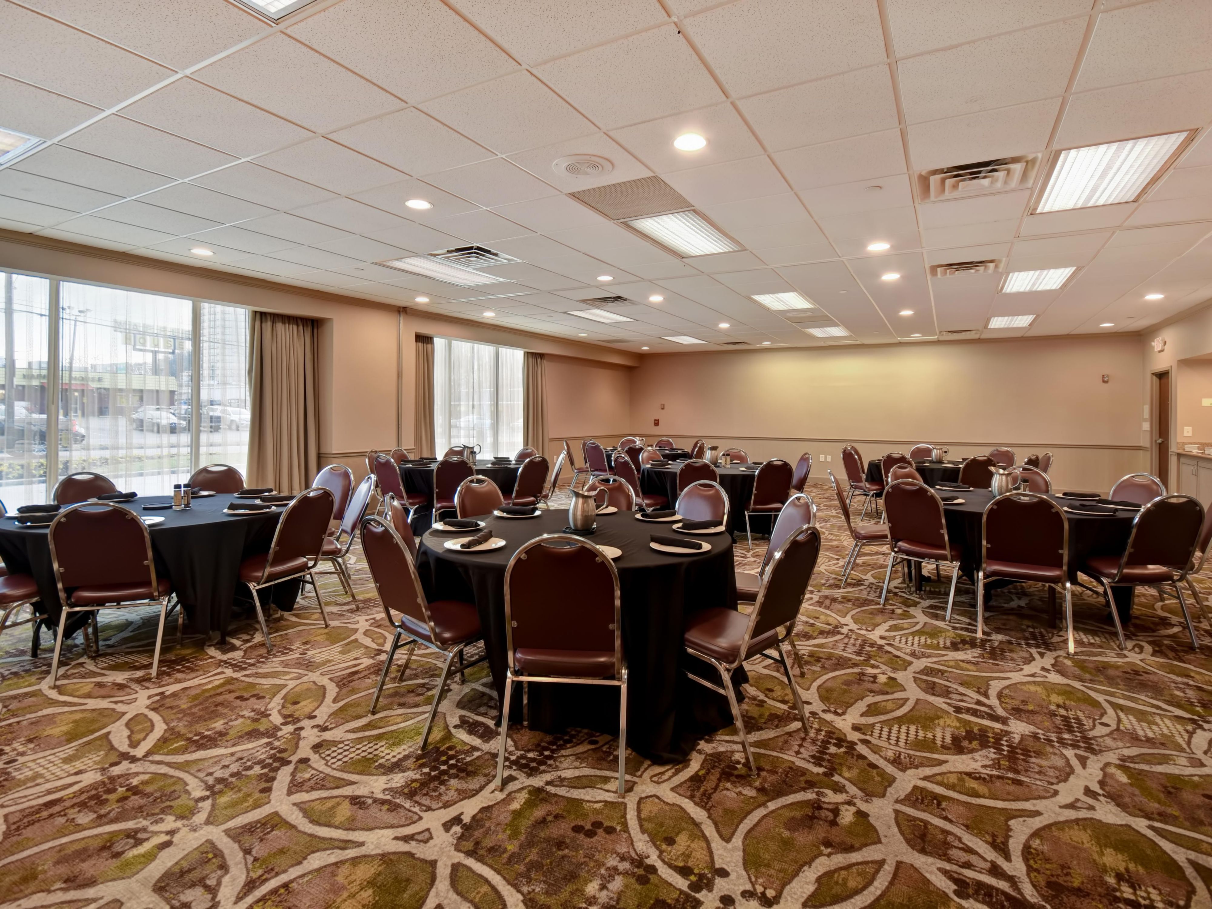 Host your next corporate event, family reunion, or social gathering in our versatile meeting rooms, thoughtfully designed to accommodate up to 100 guests. With complimentary parking and Wi-Fi, customizable layouts, and personalized catering service, our flexible venues provide the ideal setting for a successful and memorable event in Cincinnati.