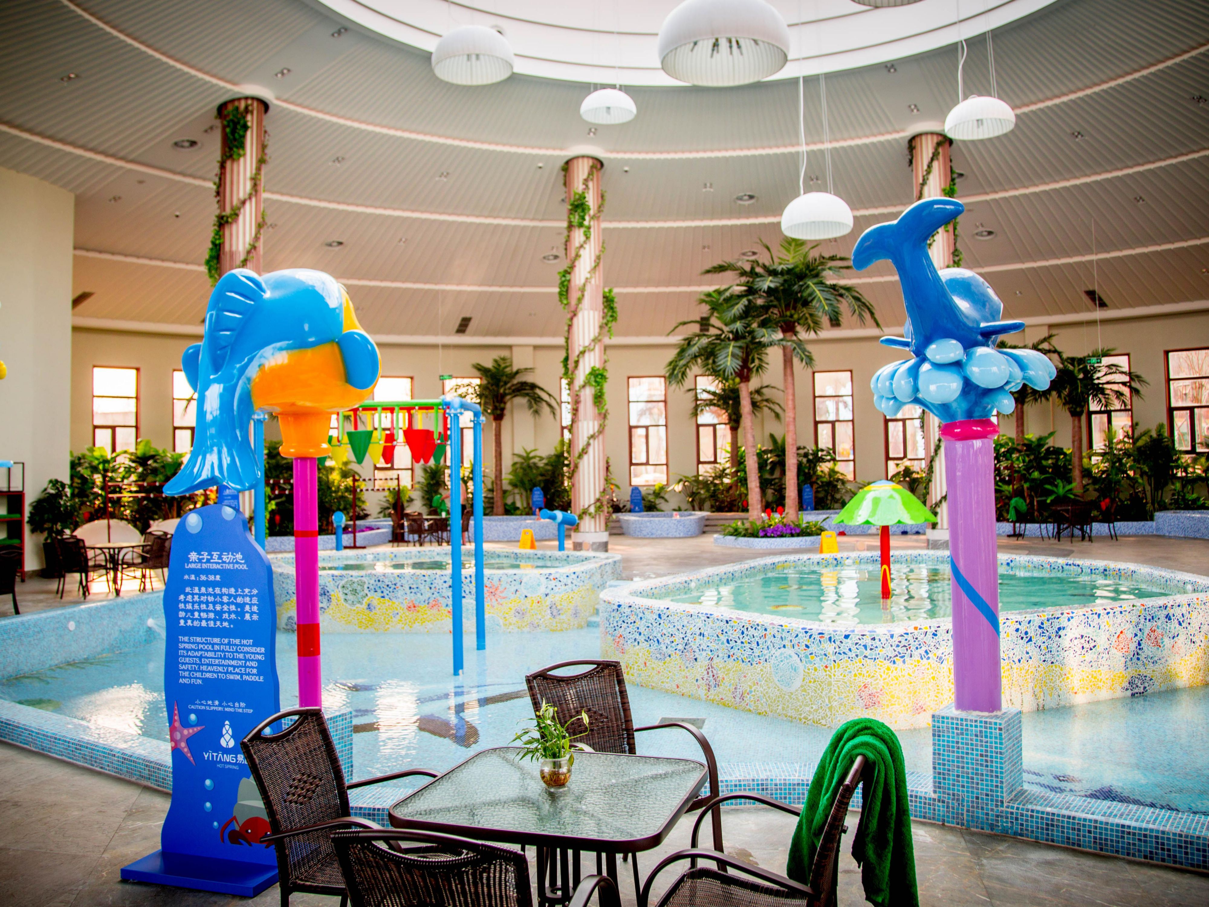 Spa area provides 67 indoor and outdoor hot spring pools. Here, you'll enjoy swimming pools, kids area and stone-themed pool areas.The hot spring water originates from 2,400 meters depth underground and contains more than 30 minerals and microelements.