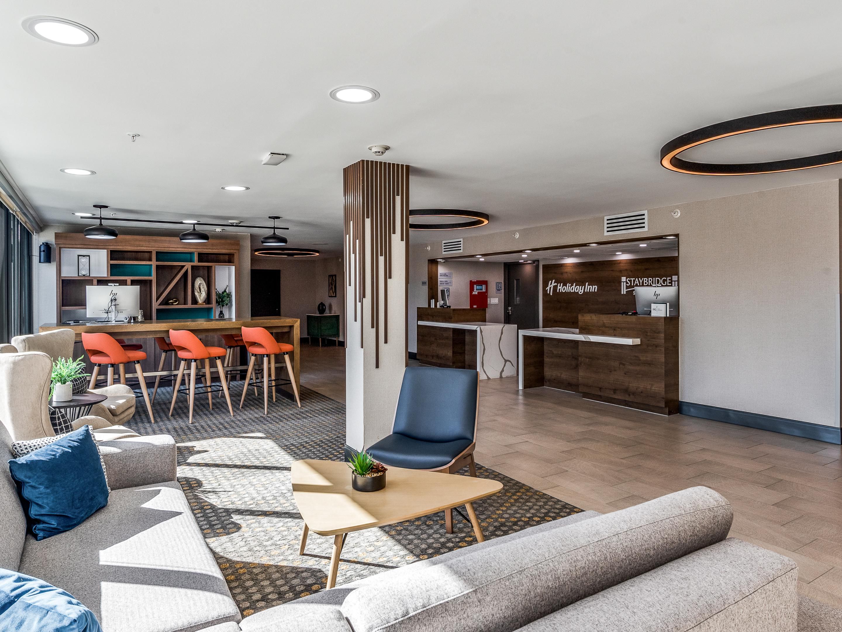 Stay connected with free Wi-Fi, start your day with a breakfast buffet, and unwind with evening social hours. Enjoy on-site dining and flexible event spaces. Our free shuttle service makes it easy to explore top attractions like the Dallas World Aquarium.