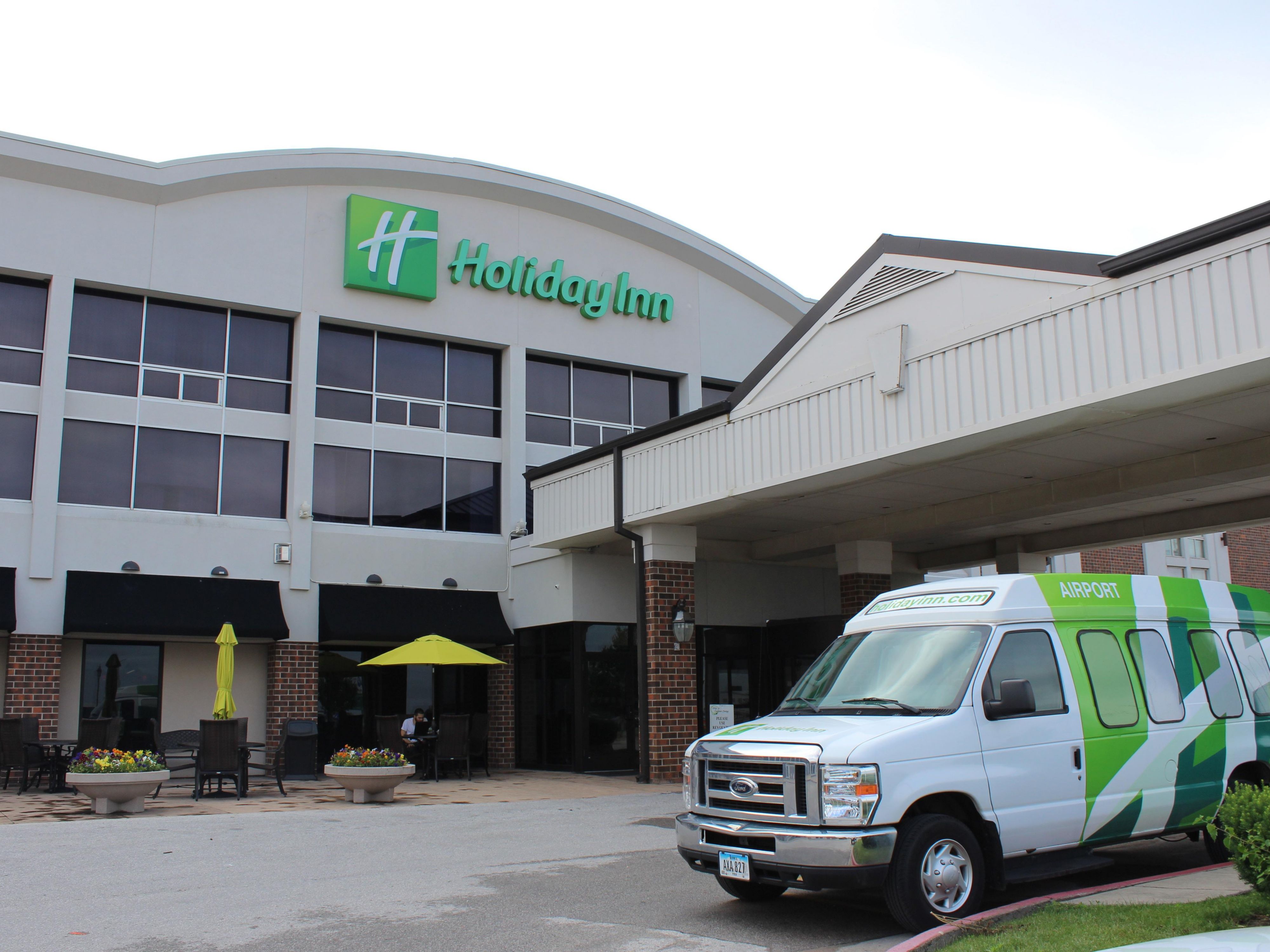 Our complimentary 24-hour airport shuttle service ensures you're on time for flights and stress-free upon arrival. Depend on us for convenient transportation. Whether arriving late at night or departing early in the morning, our reliable shuttle service means one less thing to worry about.