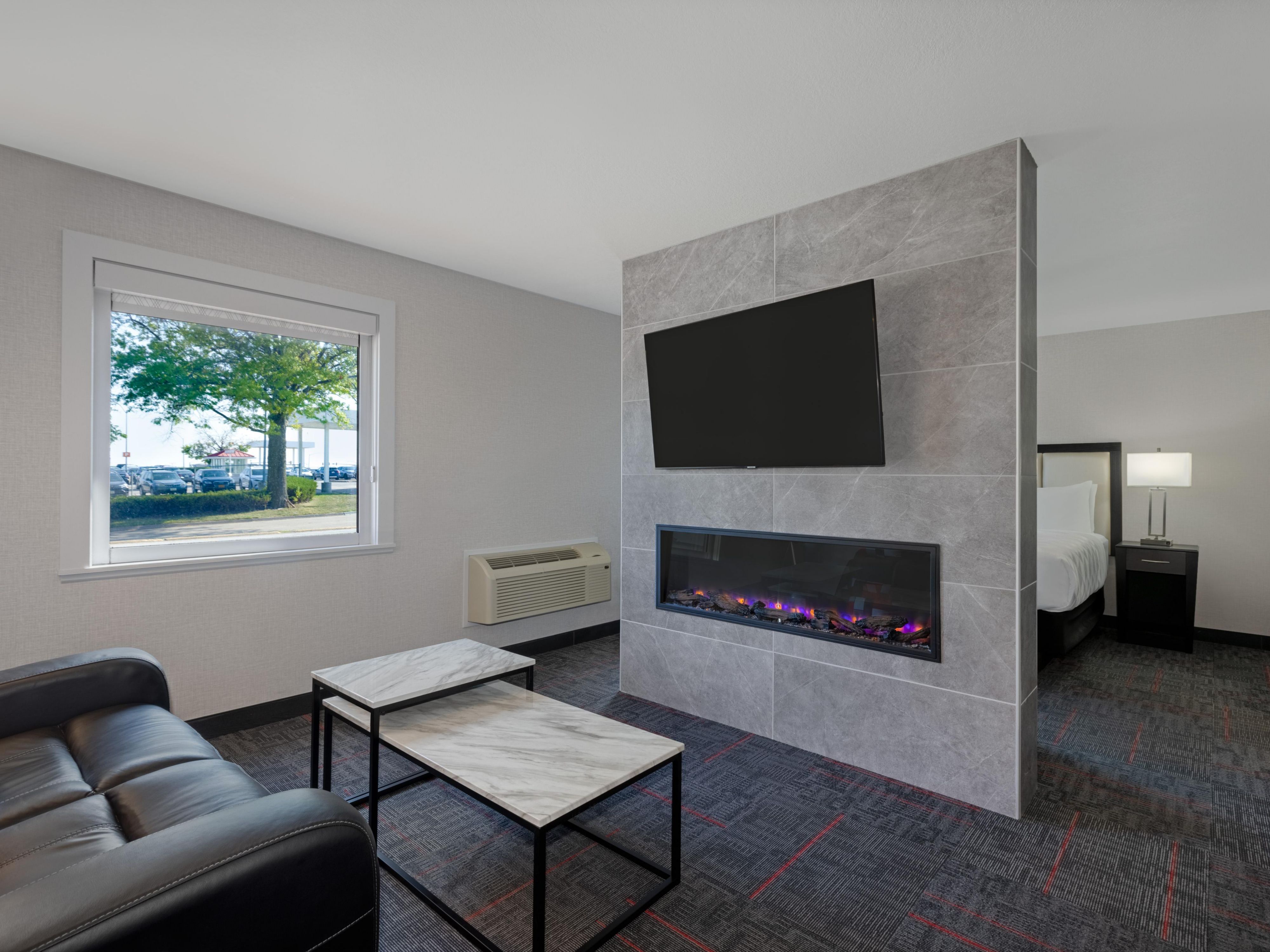 Check into our Executive King Room, designed for business travelers. Enjoy premium amenities, ample workspace, and a relaxing environment. These rooms also feature ergonomic chairs and enhanced lighting for a quiet space to work or relax.