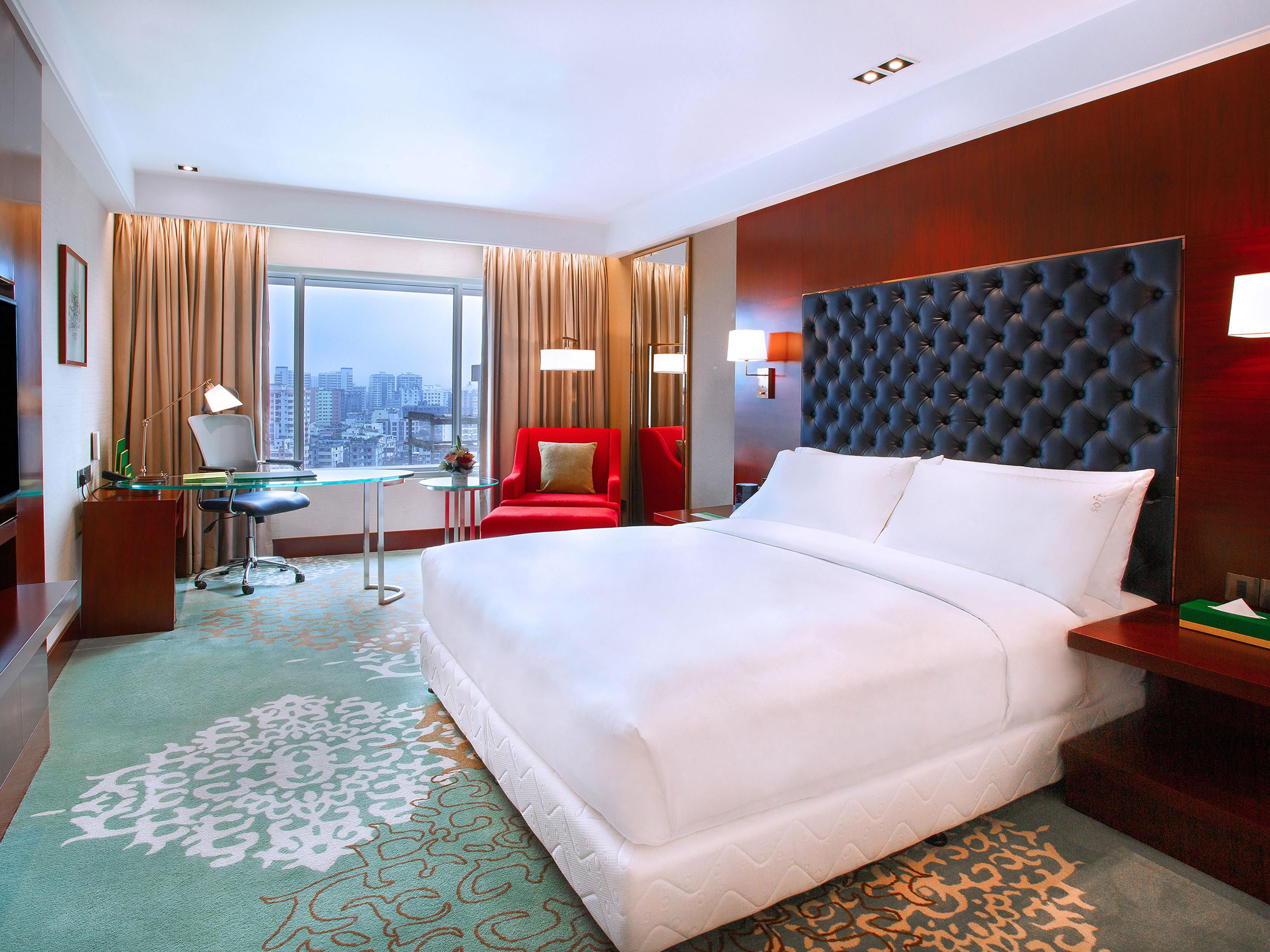 Relax in our 33 square meter Standard Room with a city view