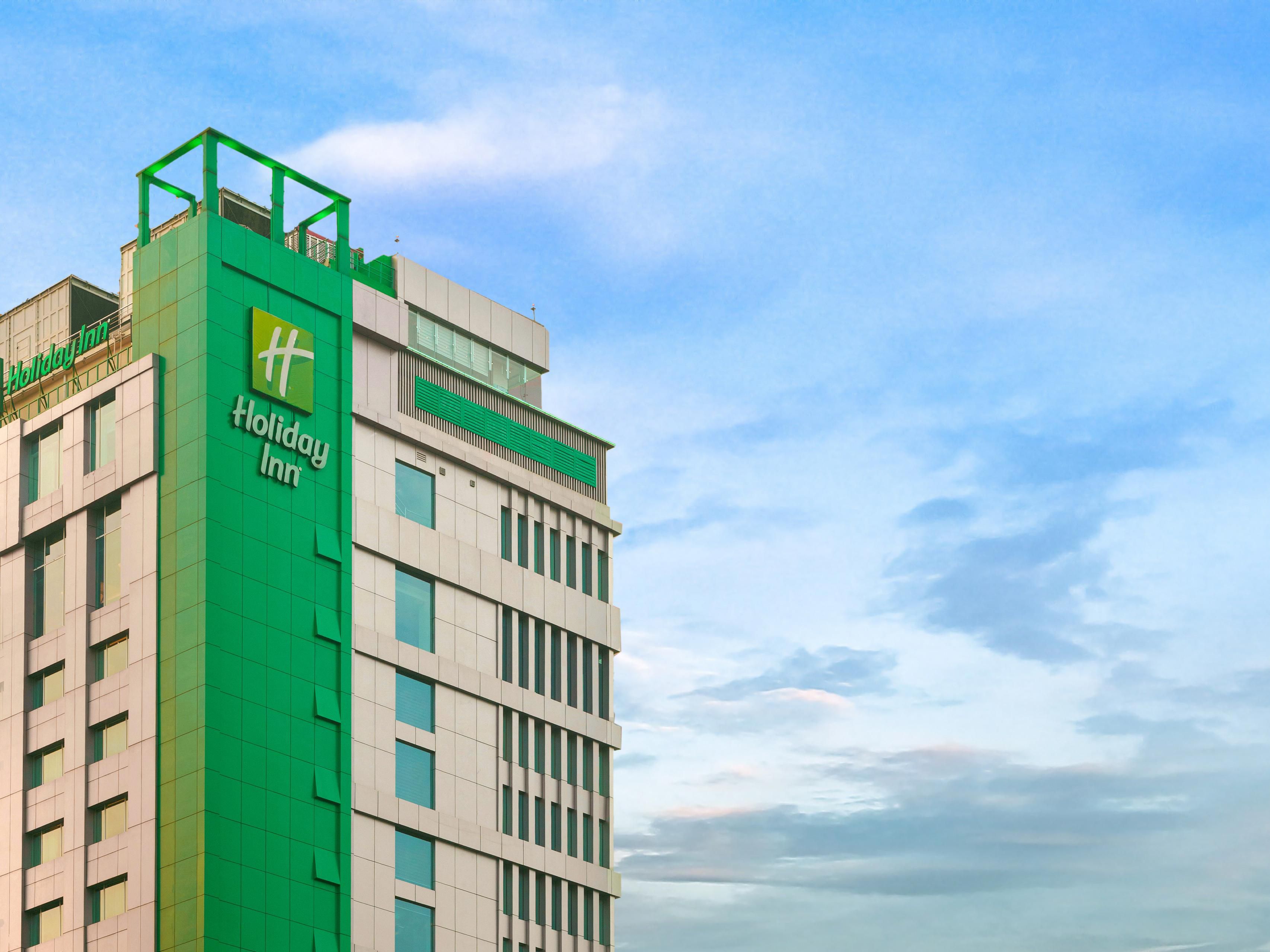 Effortless travel from Dhaka International Airport to Holiday Inn Dhaka is 15 minutes through the elevated expressway.