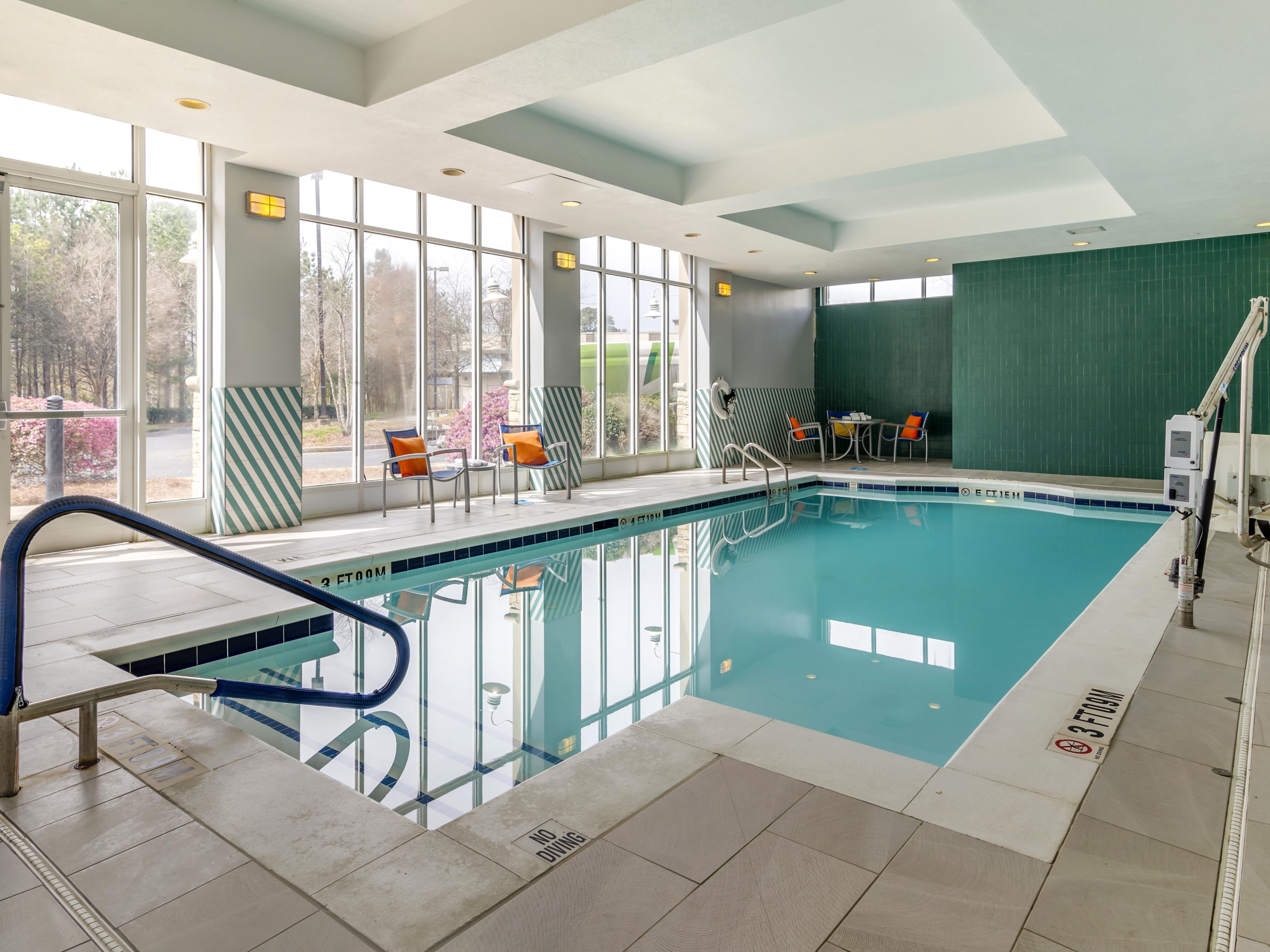 Take a dip in our refreshing indoor heated pool, open daily from 10:00 AM – 10:00 PM. Start your day with invigorating laps, make a mid-afternoon splash, or enjoy a leisurely evening swim. Our indoor pool offers year-round relaxation and recreation, rain or shine.